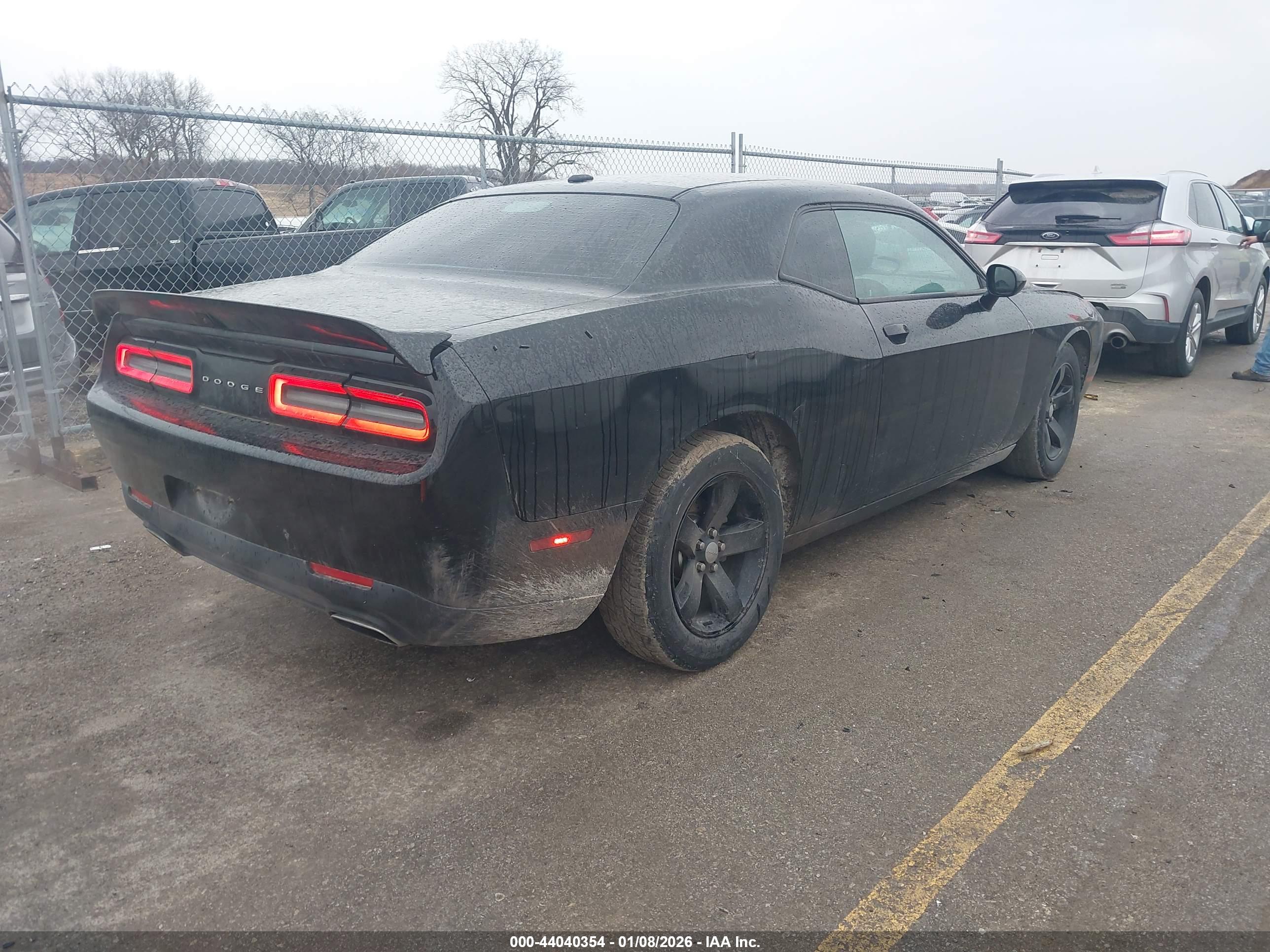 DODGE CHALLENGER image 4