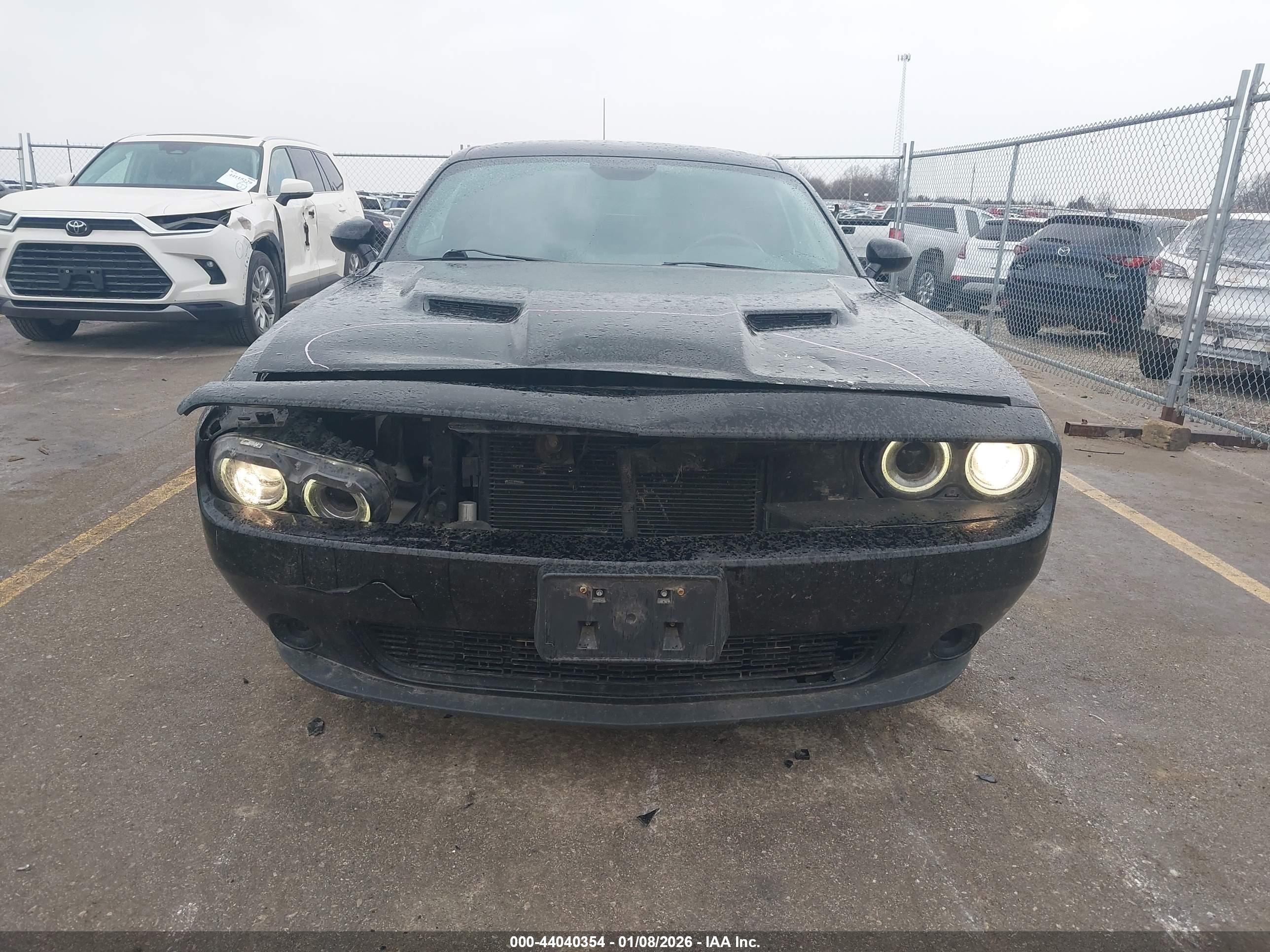 DODGE CHALLENGER image 6