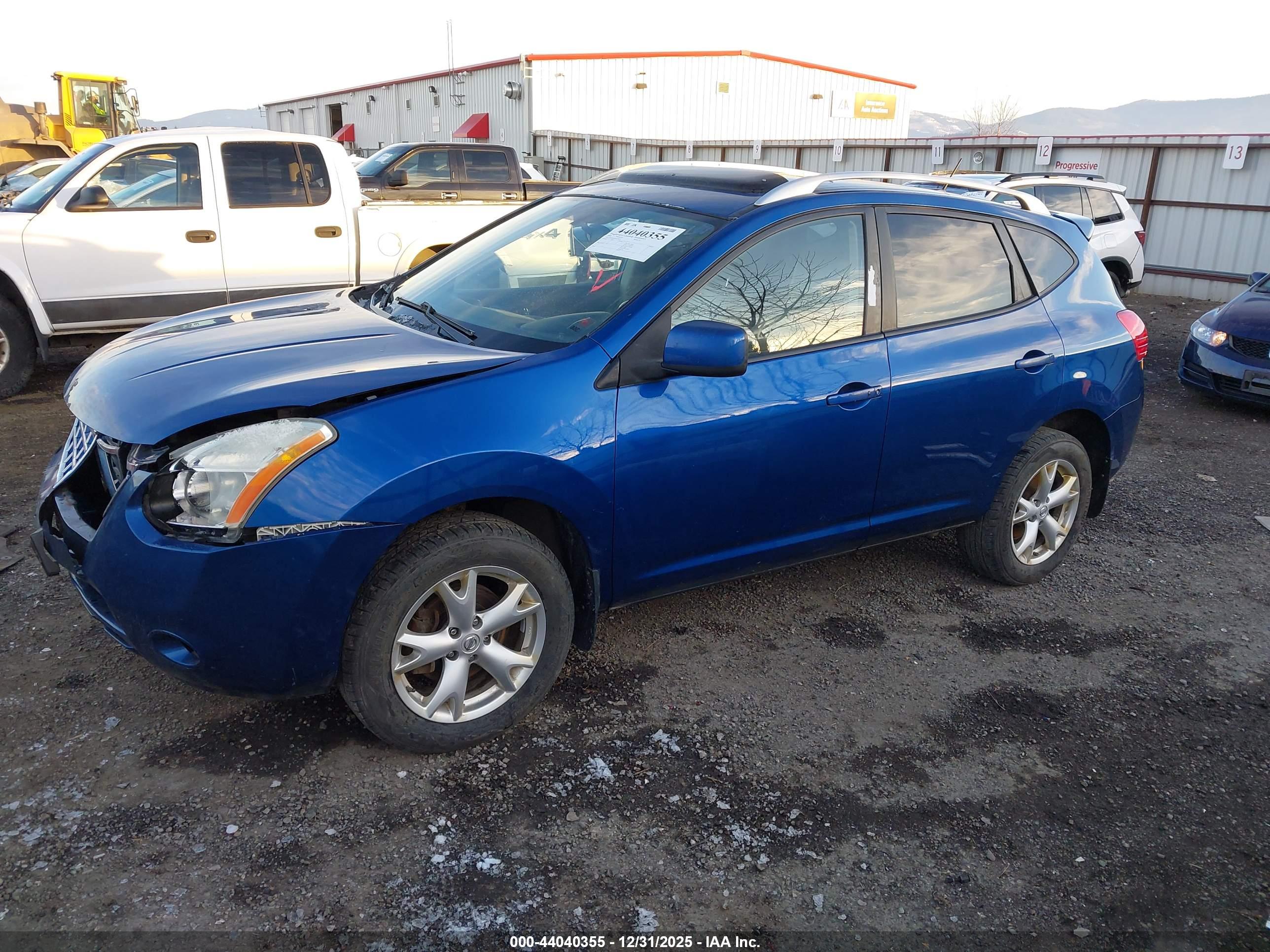 NISSAN ROGUE image 2