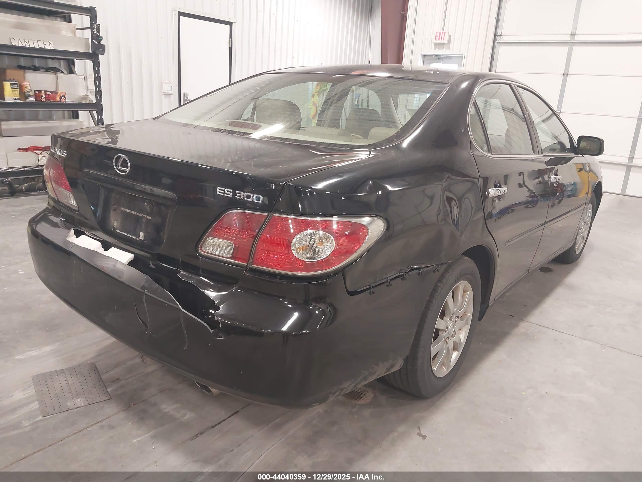 LEXUS ES image 4