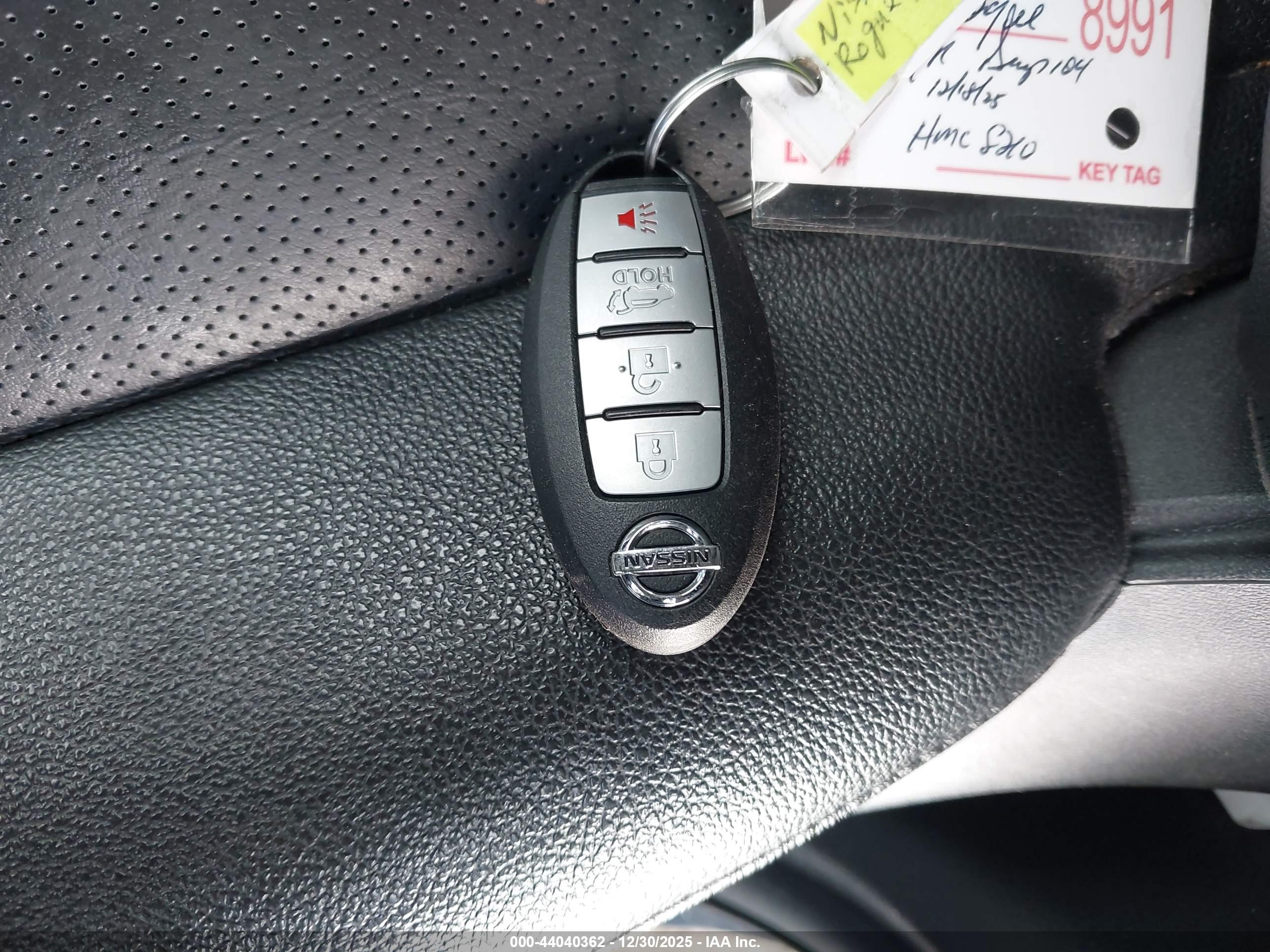 NISSAN ROGUE image 11