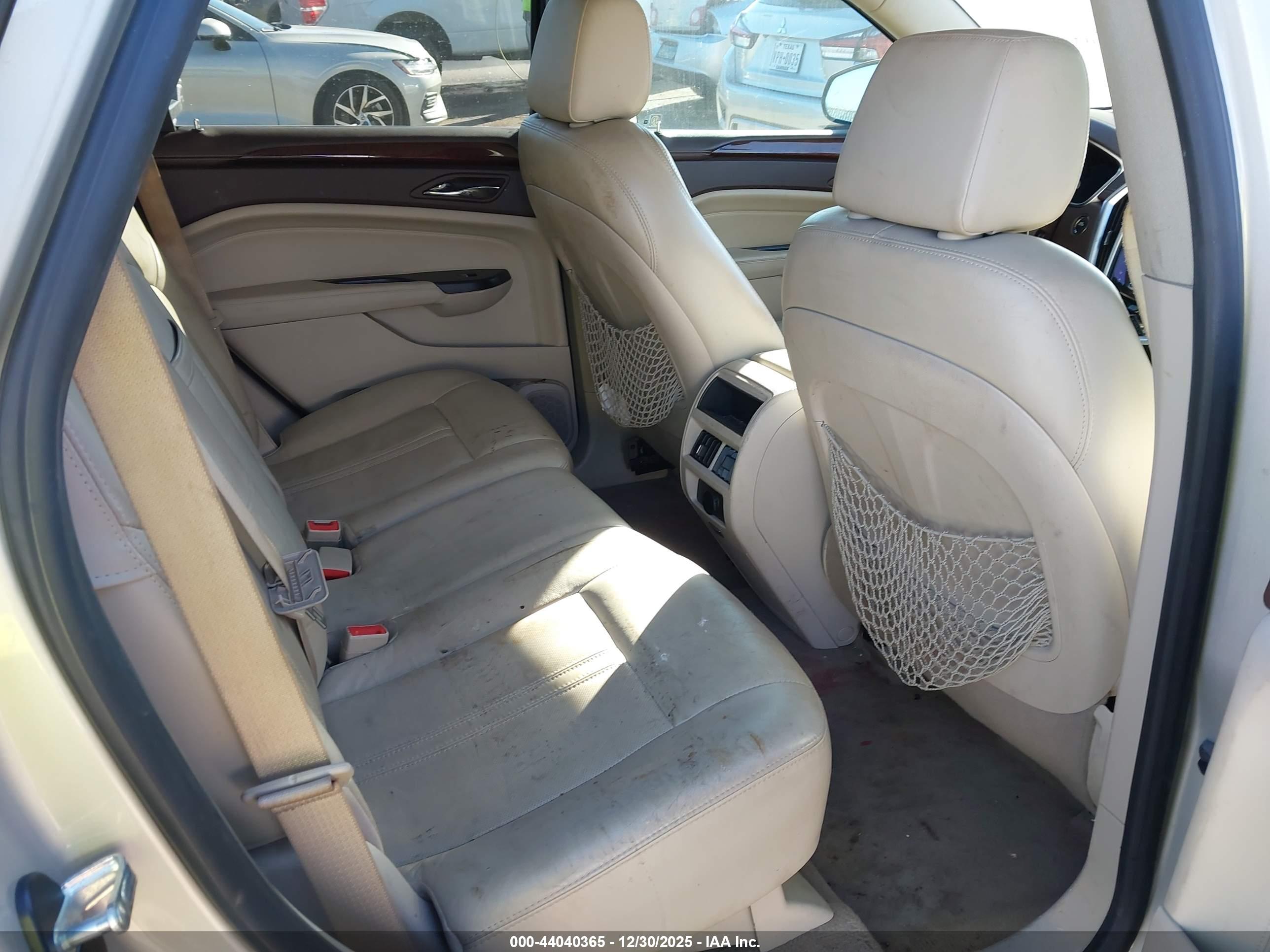 CADILLAC SRX image 8