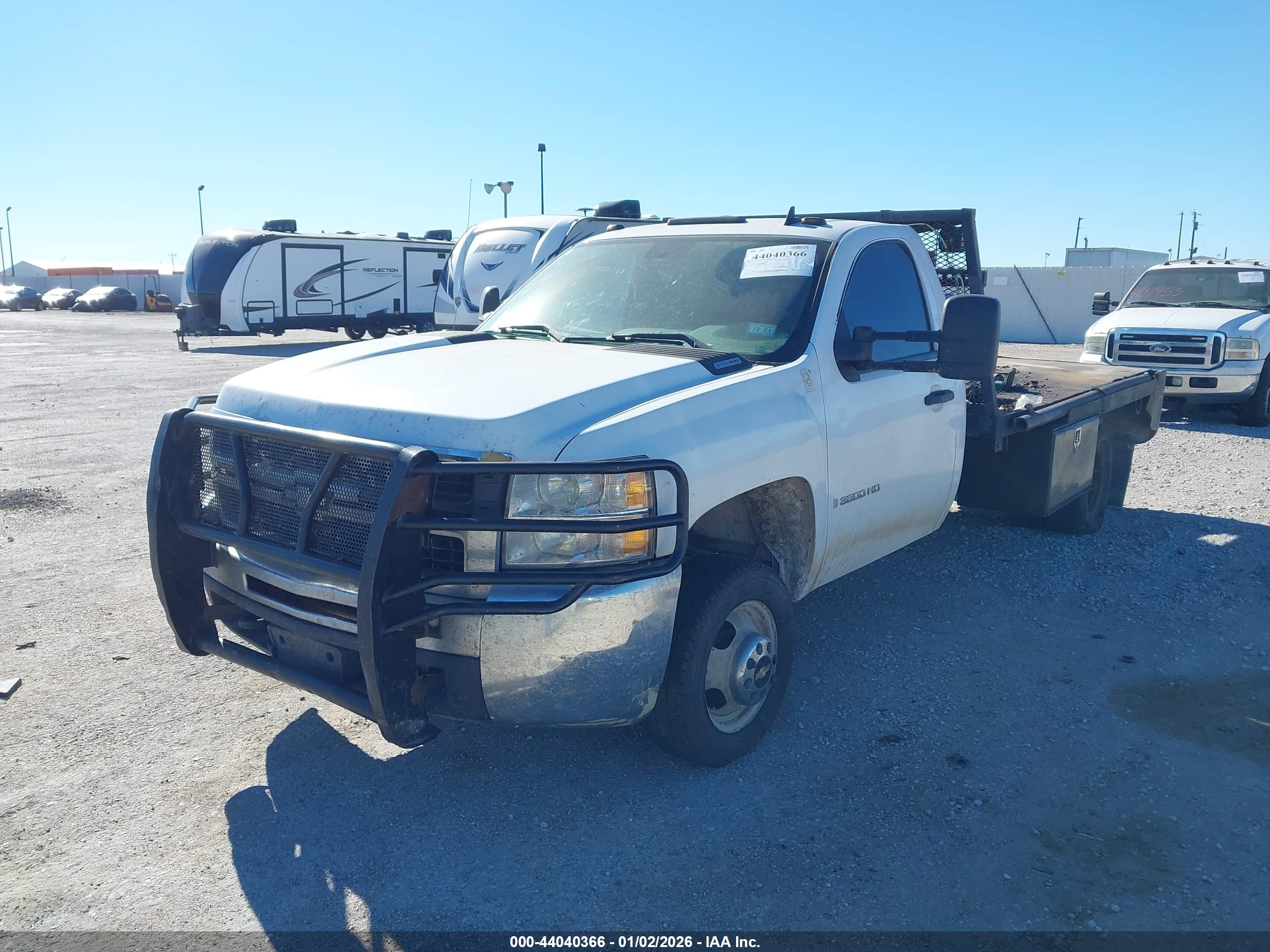 CHEVROLET SILVERADO image 2