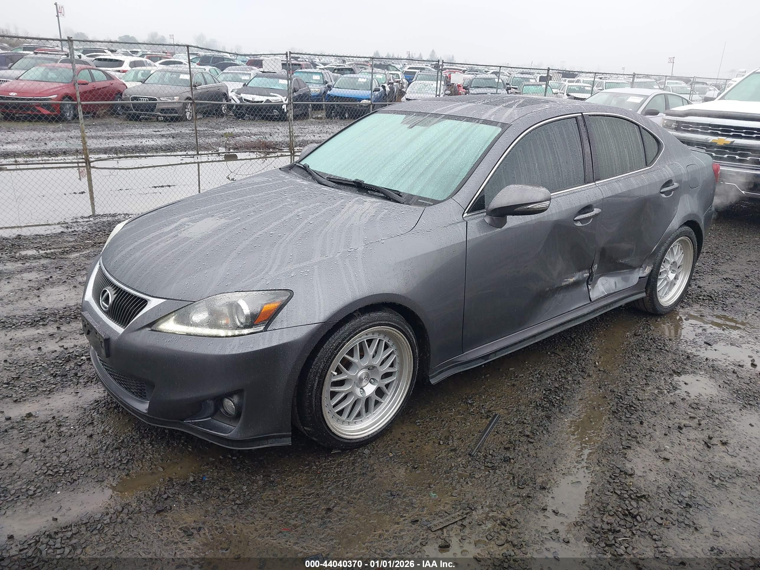 LEXUS IS image 2
