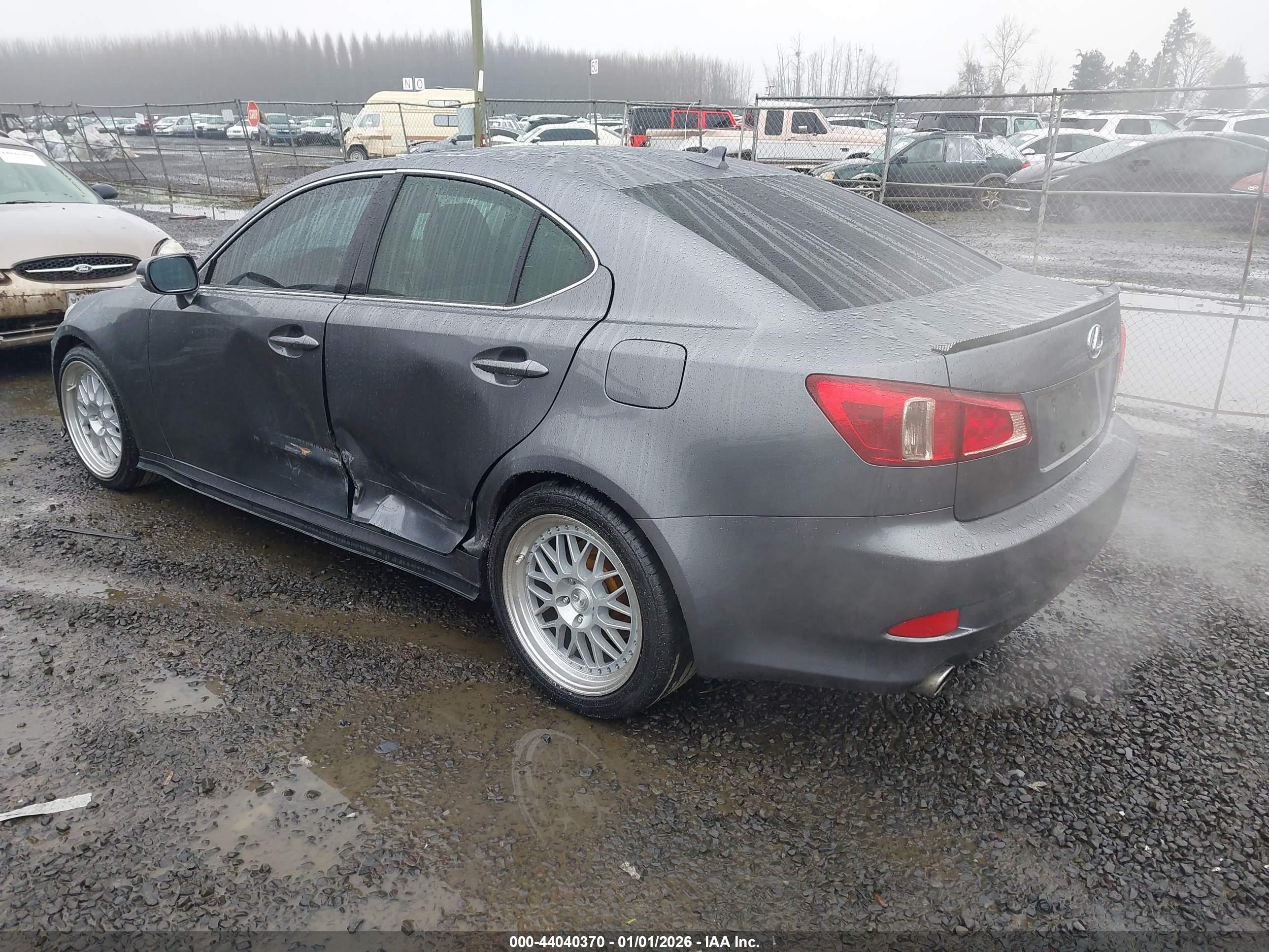 LEXUS IS image 3