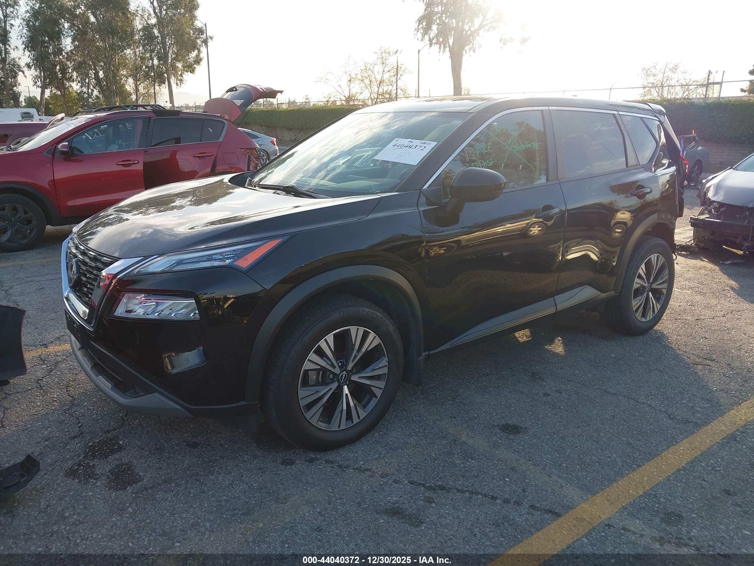 NISSAN ROGUE image 2
