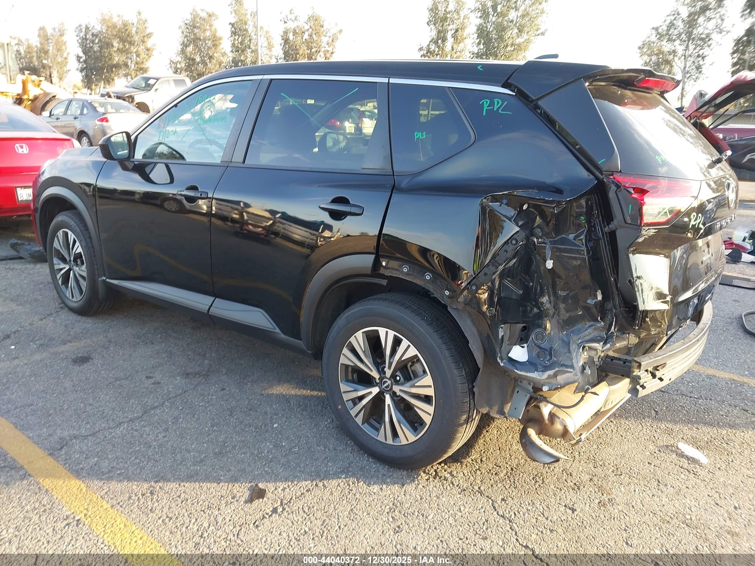 NISSAN ROGUE image 3