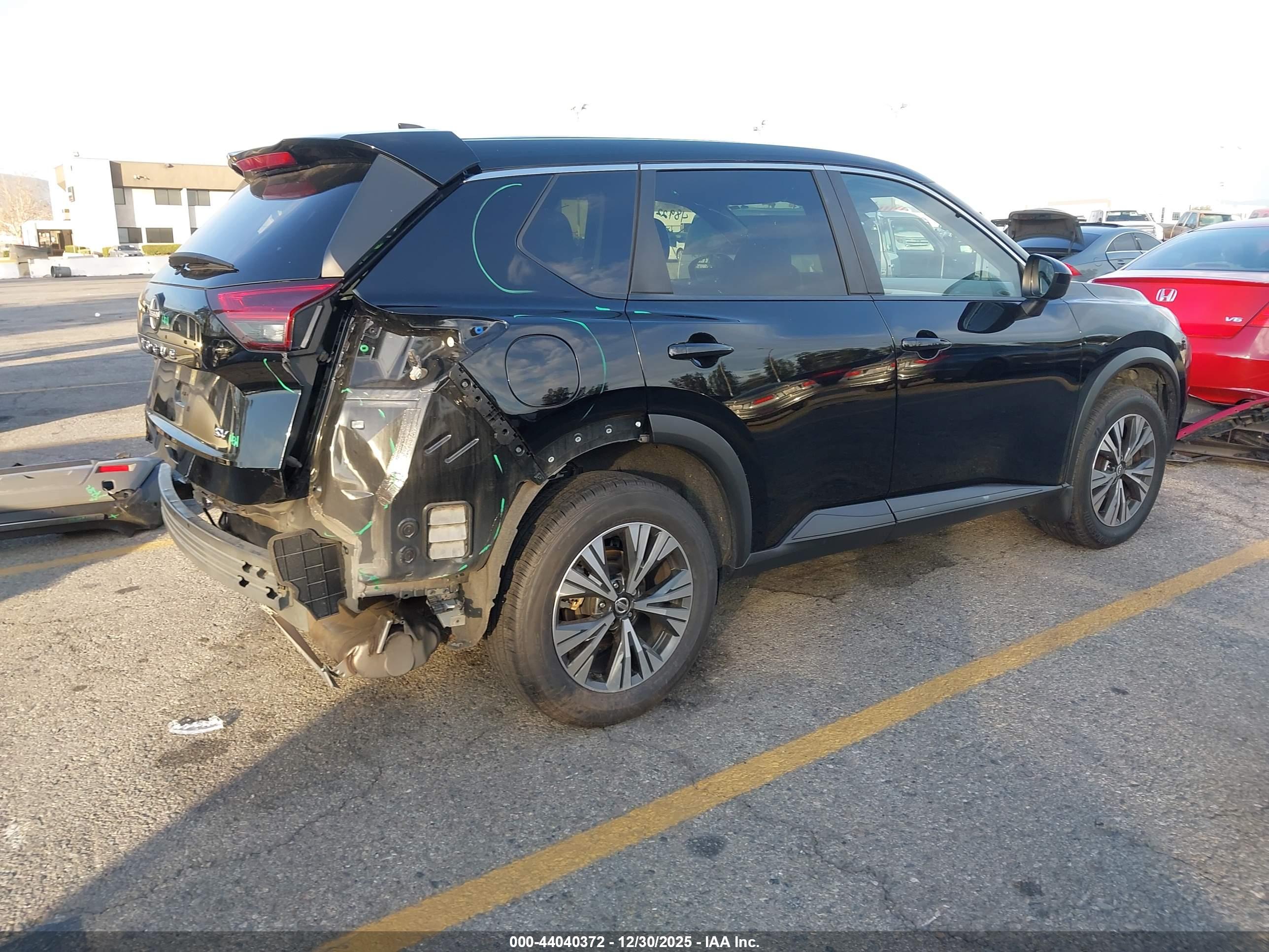NISSAN ROGUE image 4