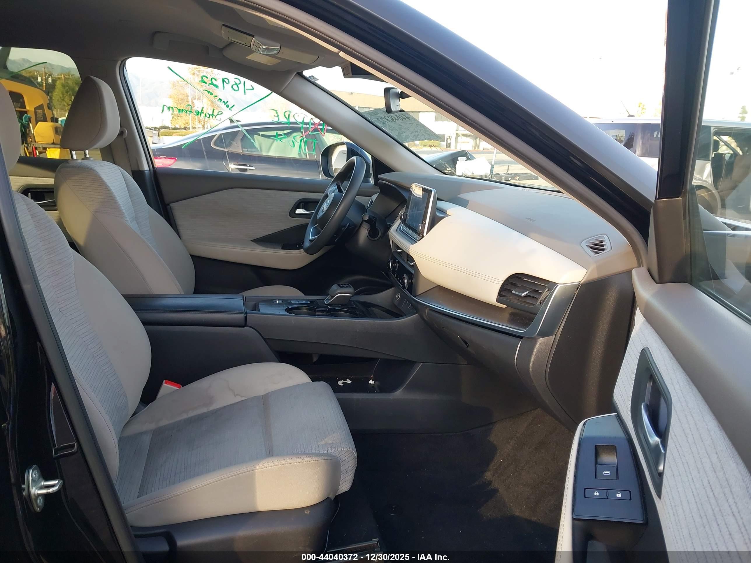 NISSAN ROGUE image 5