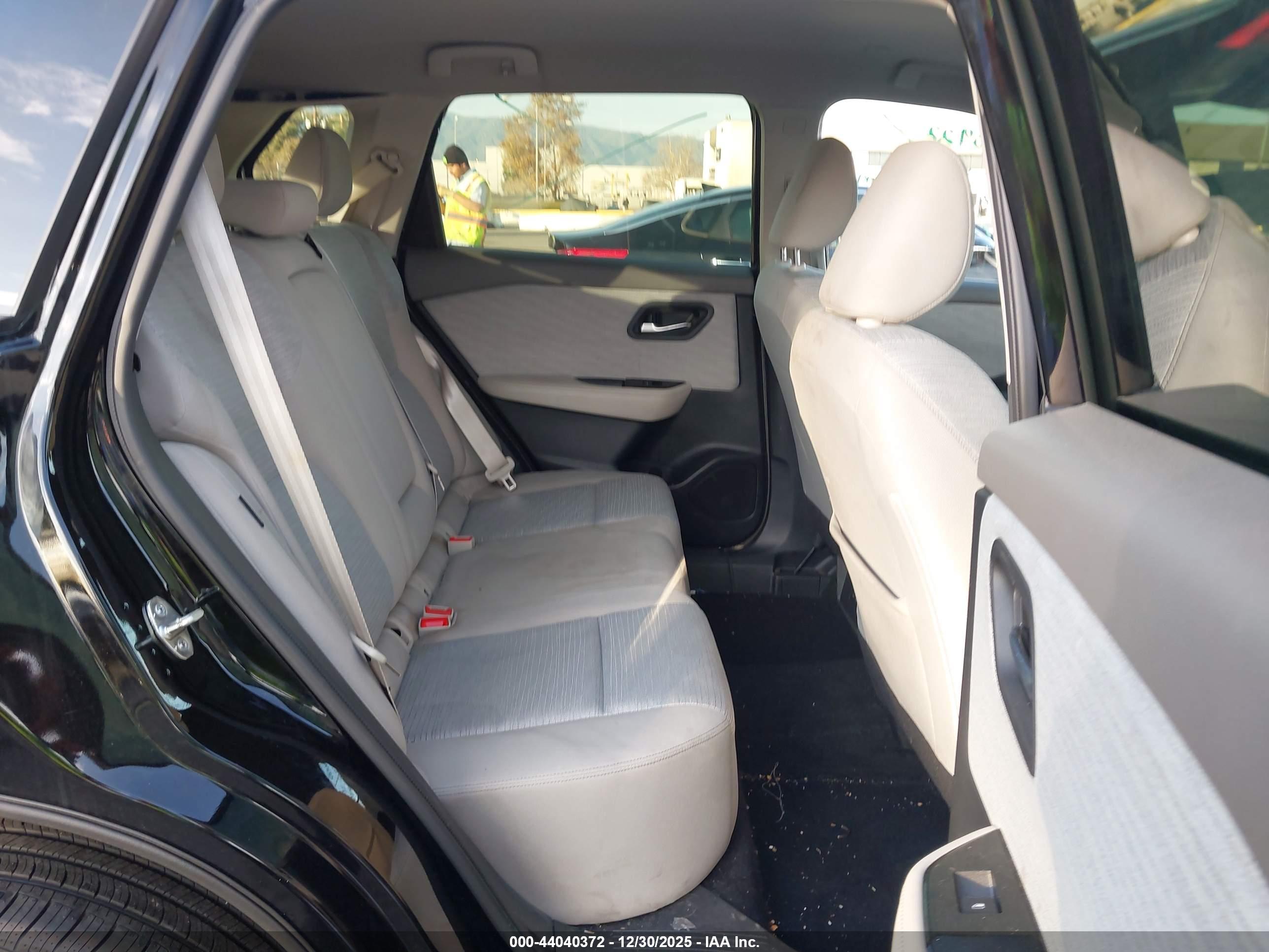 NISSAN ROGUE image 8