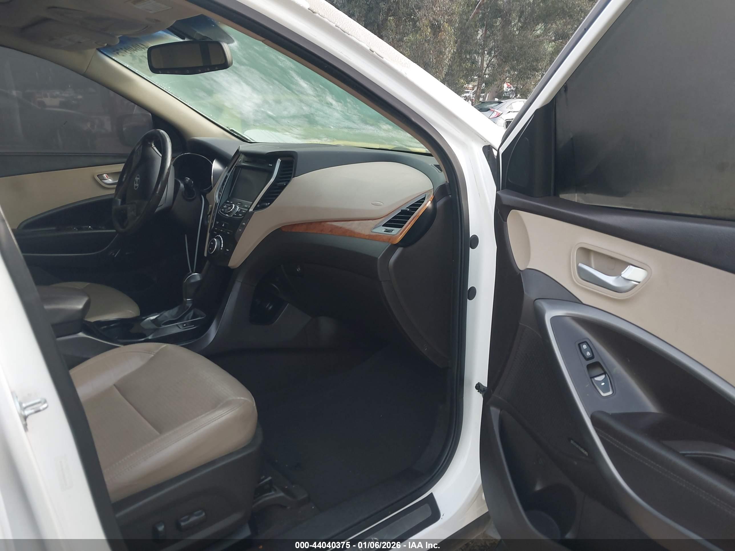 HYUNDAI SANTA image 5