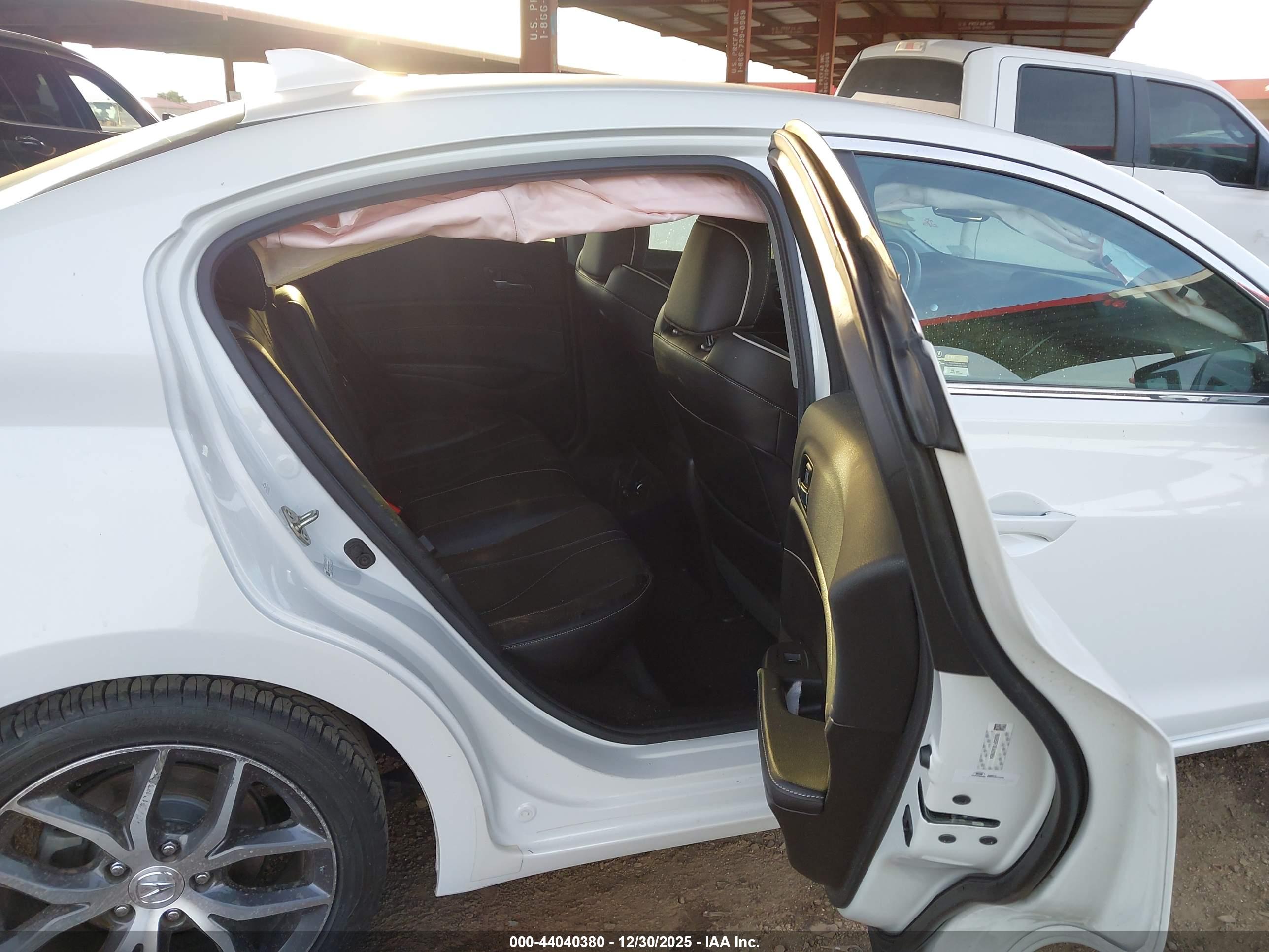 ACURA ILX image 8