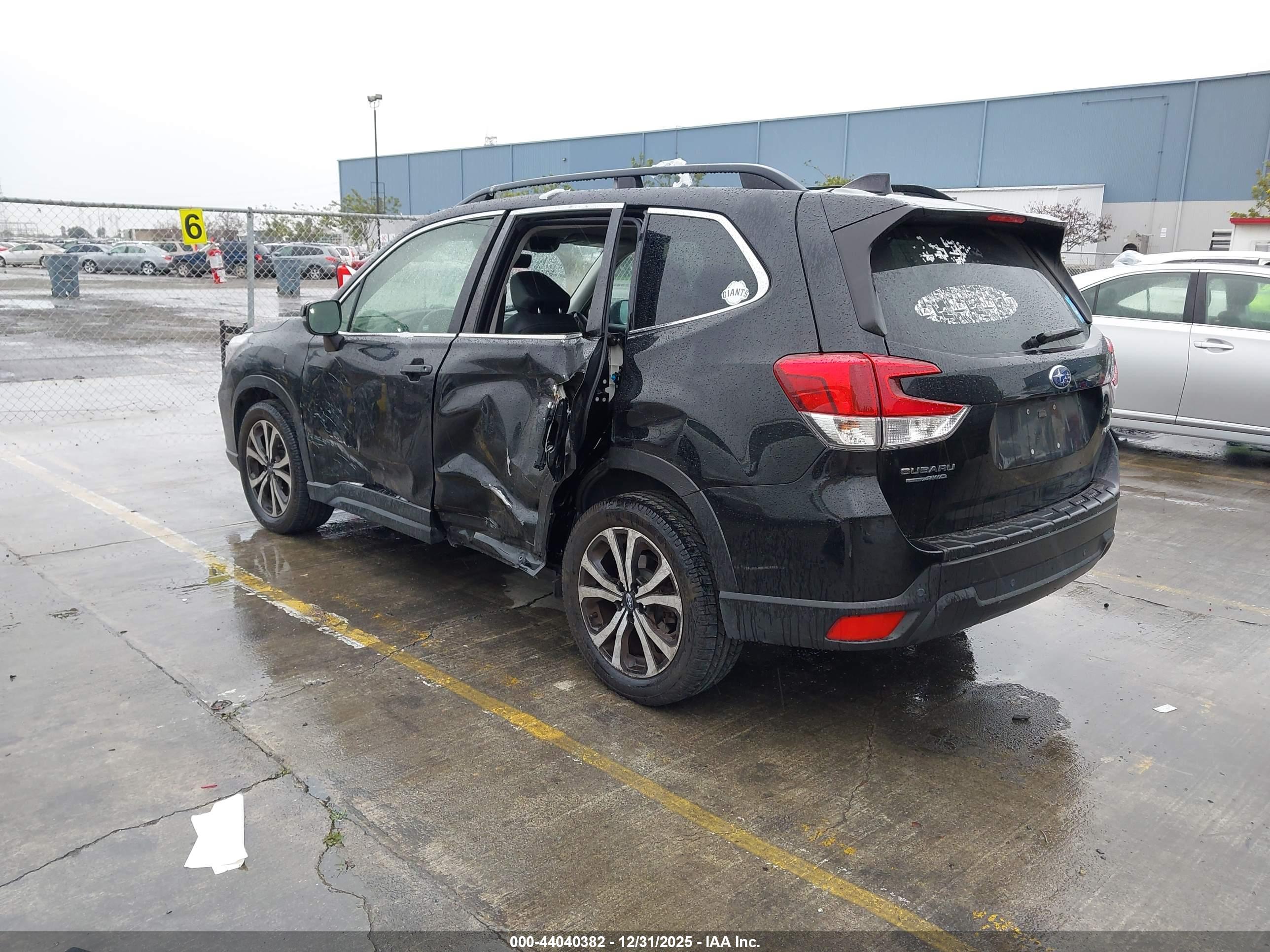 SUBARU FORESTER image 3