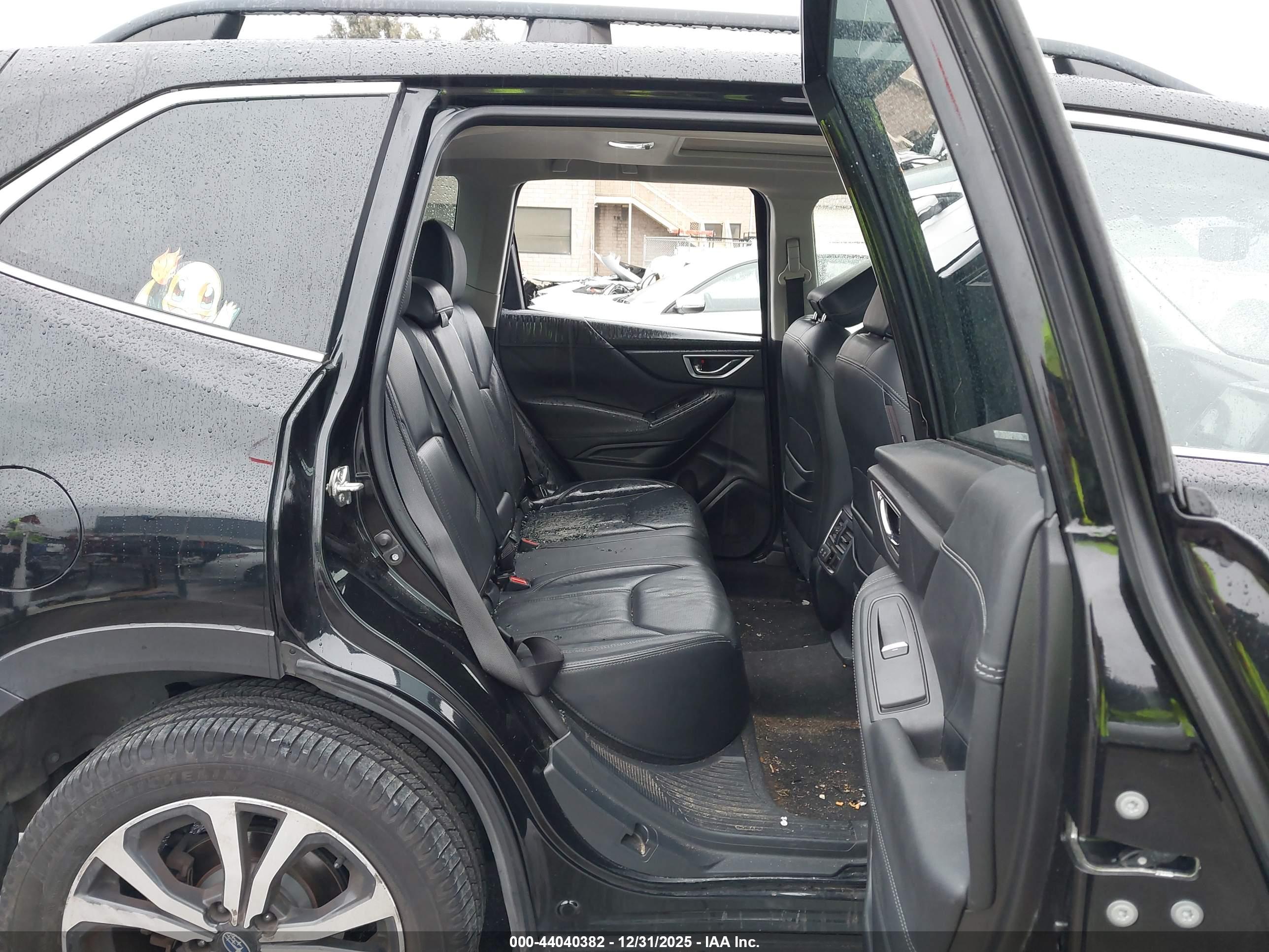 SUBARU FORESTER image 8