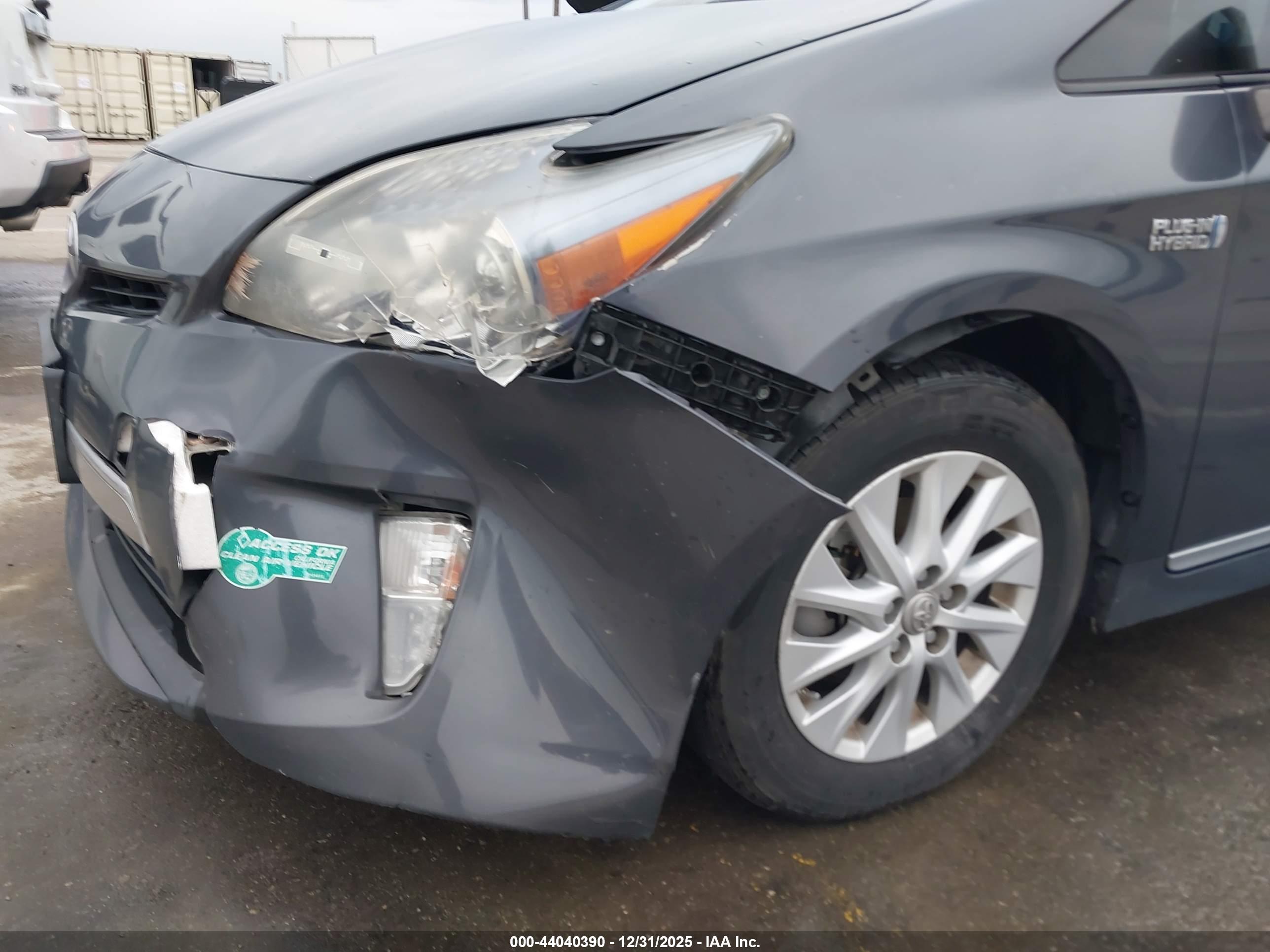 TOYOTA PRIUS image 6
