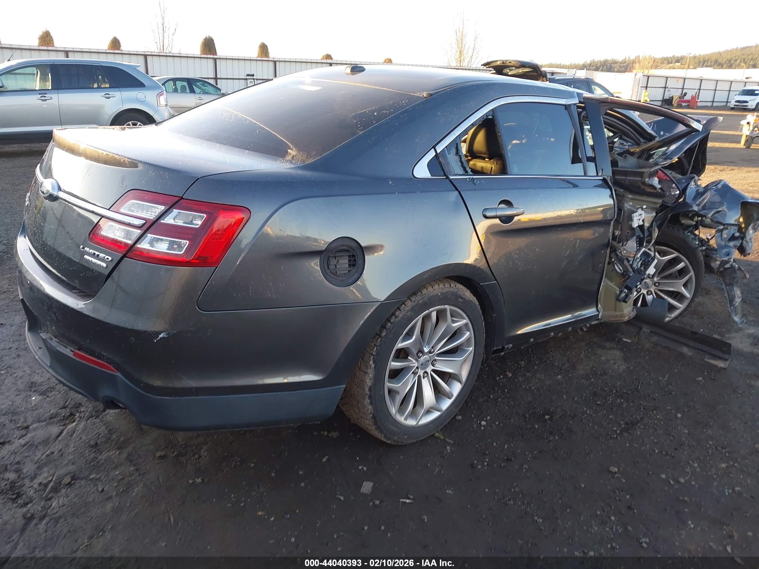 FORD TAURUS image 4