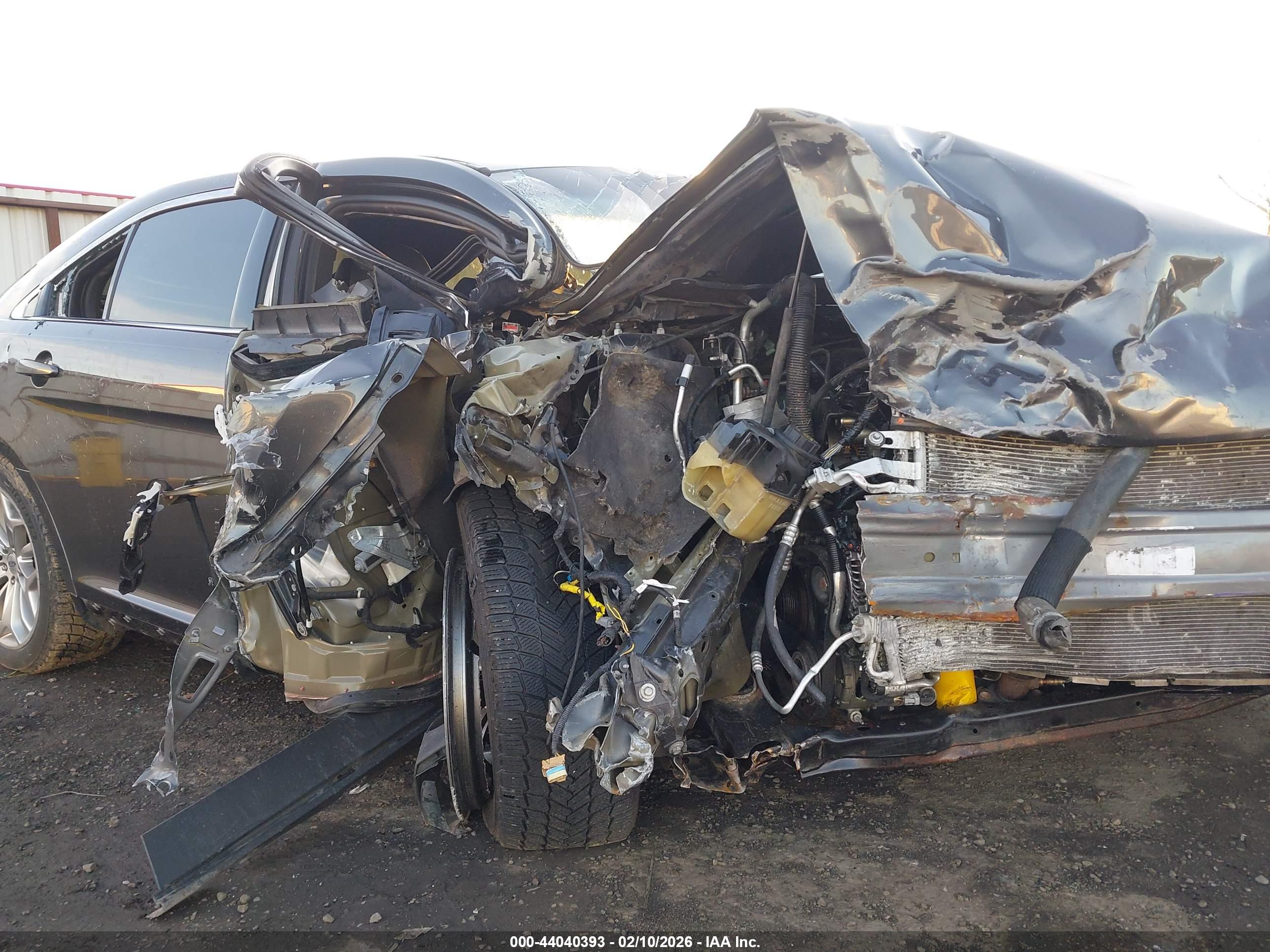 FORD TAURUS image 6