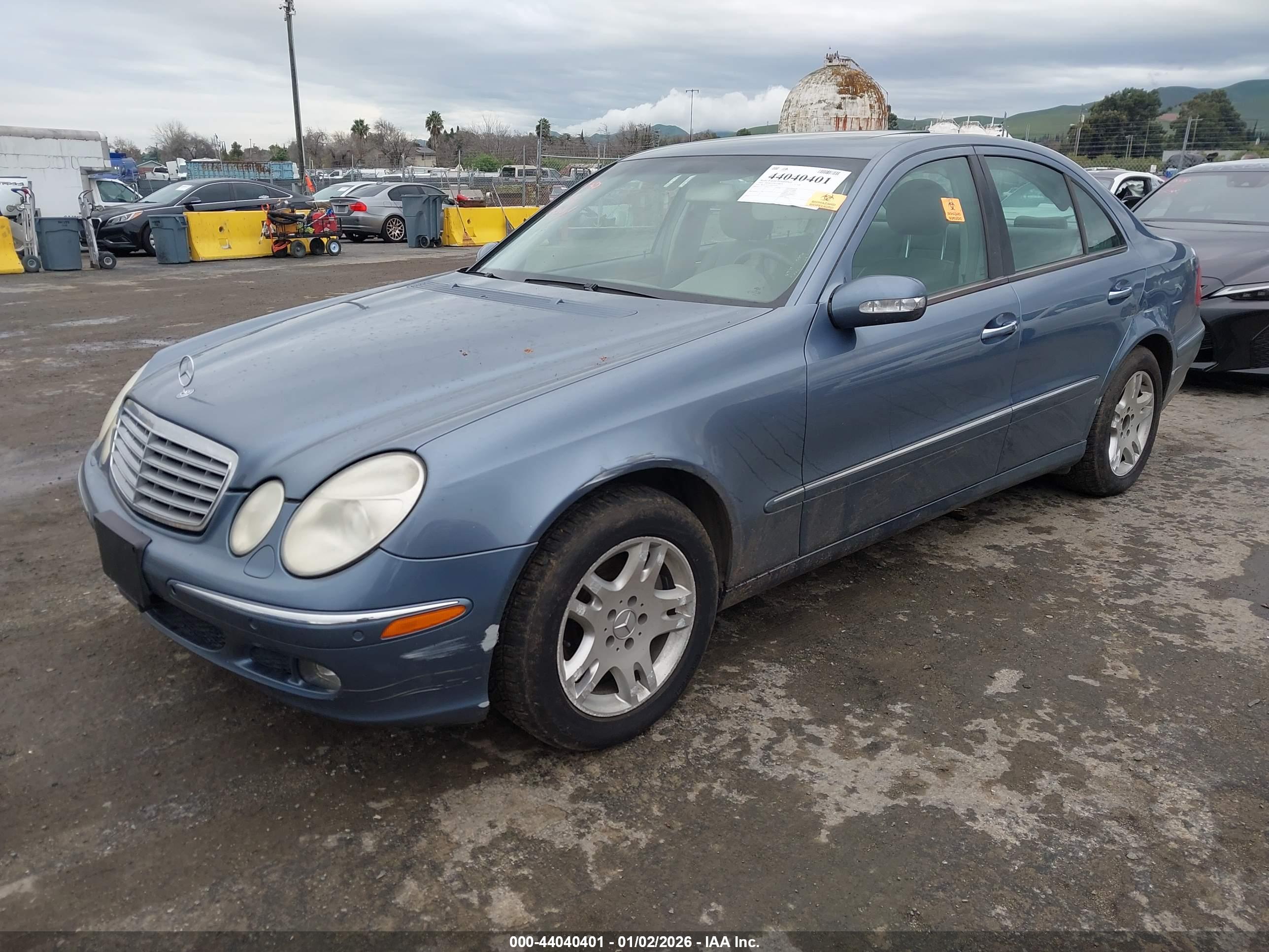 MERCEDES-BENZ E image 2