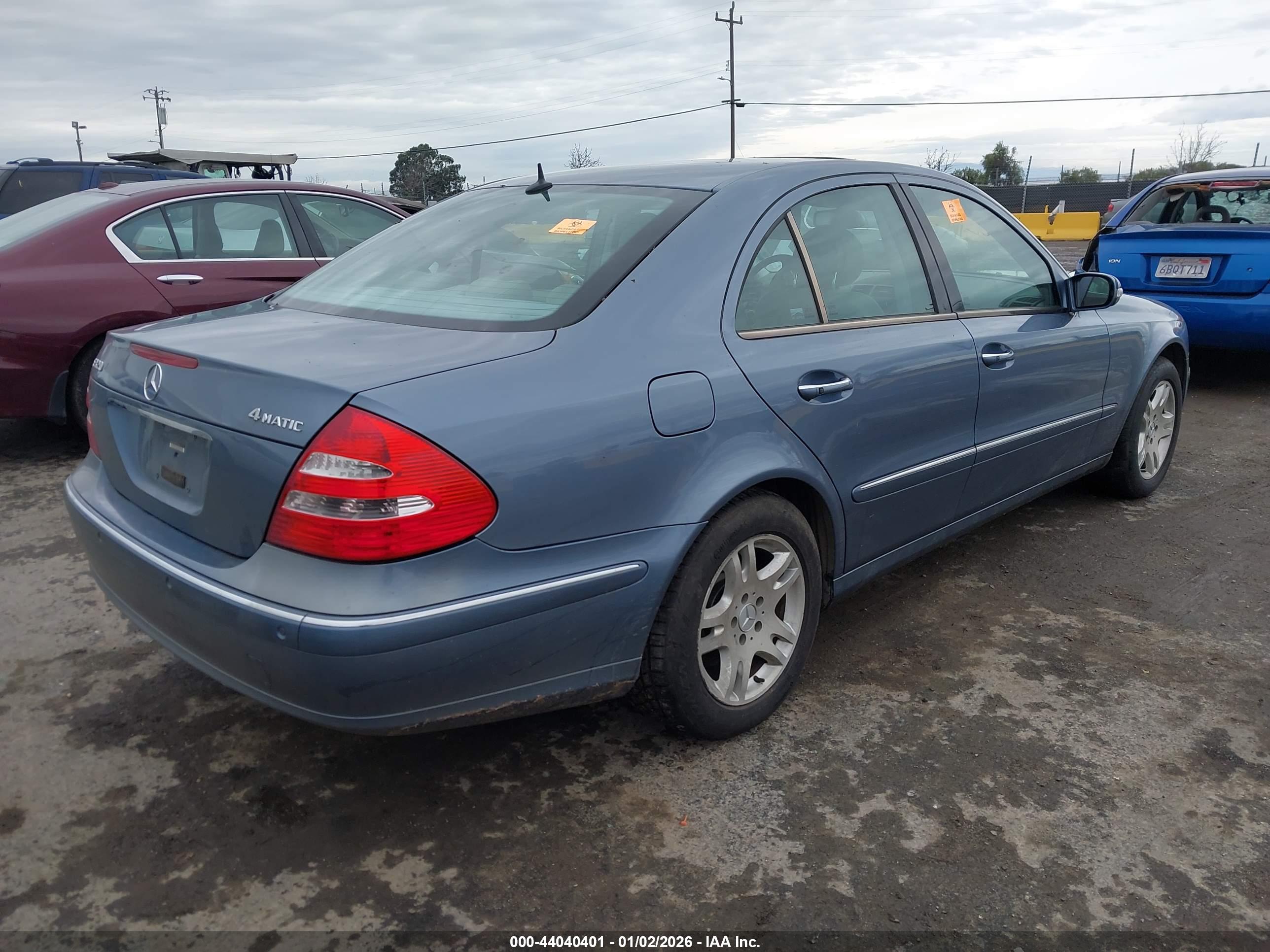 MERCEDES-BENZ E image 4