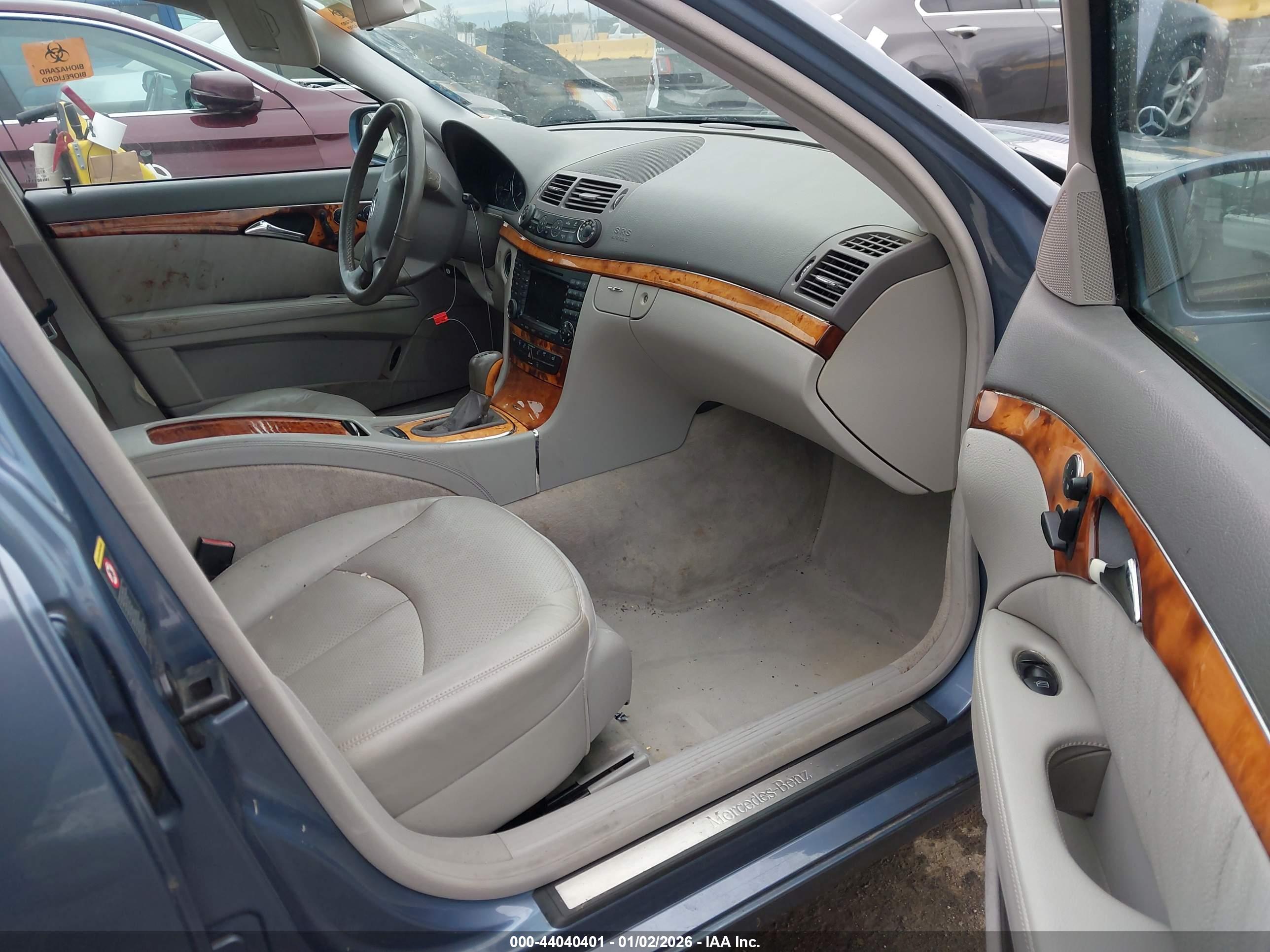 MERCEDES-BENZ E image 5