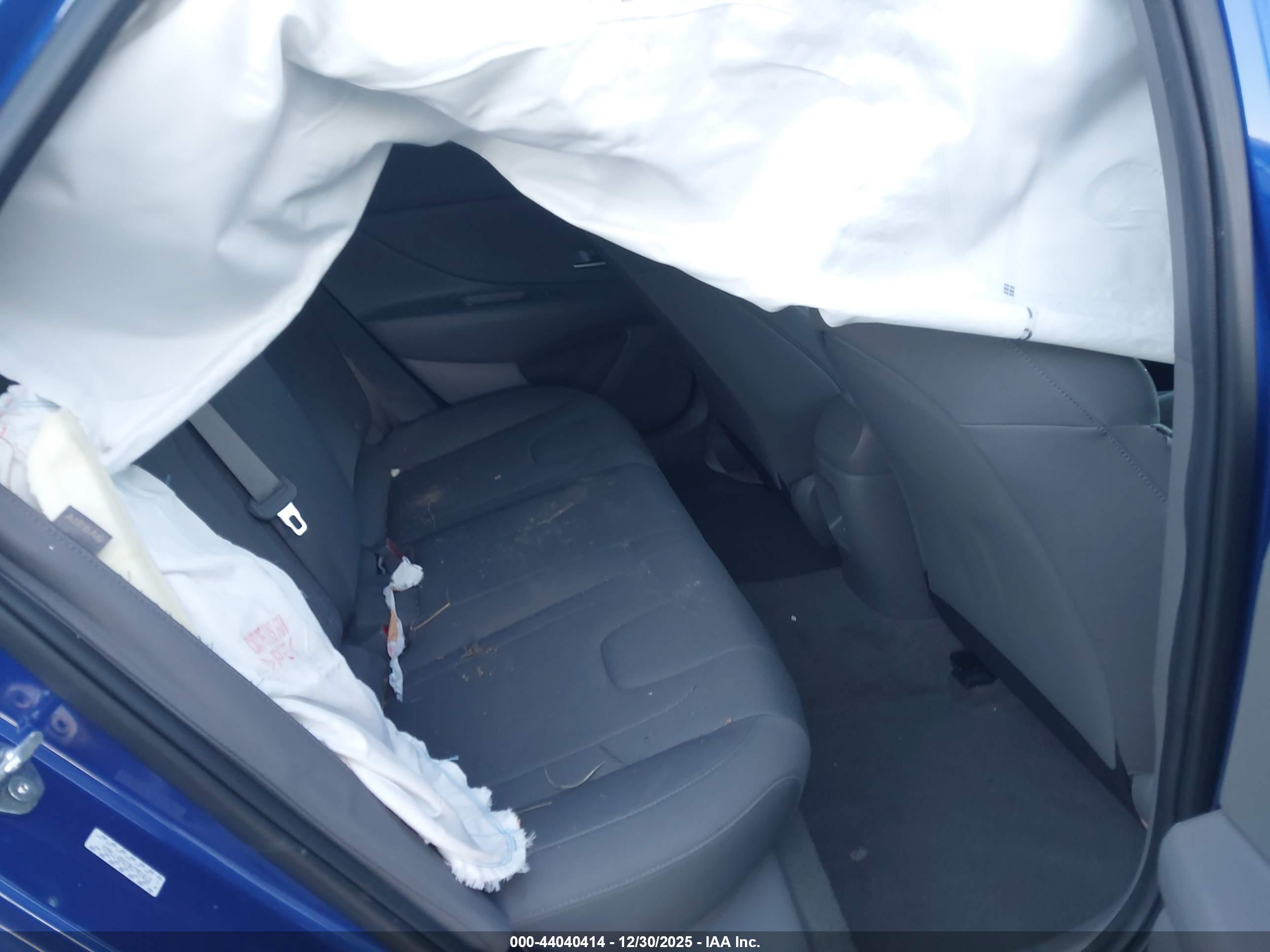 HYUNDAI ELANTRA image 8