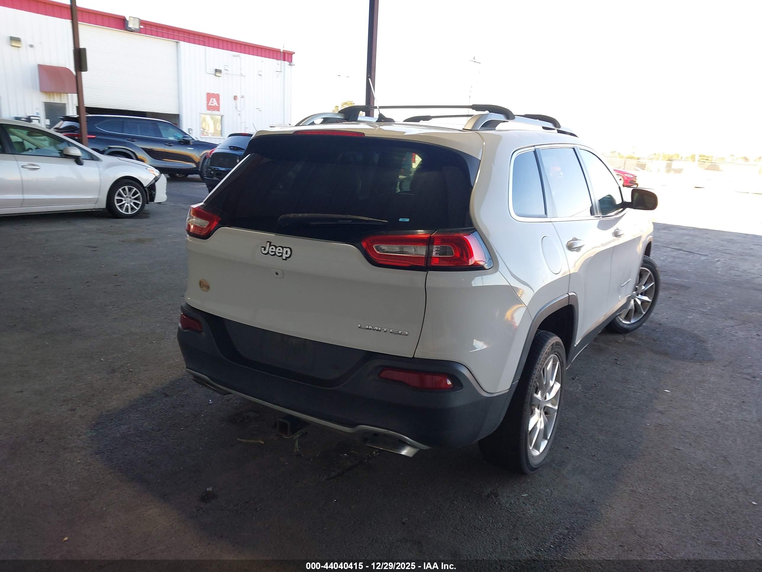 JEEP CHEROKEE image 4