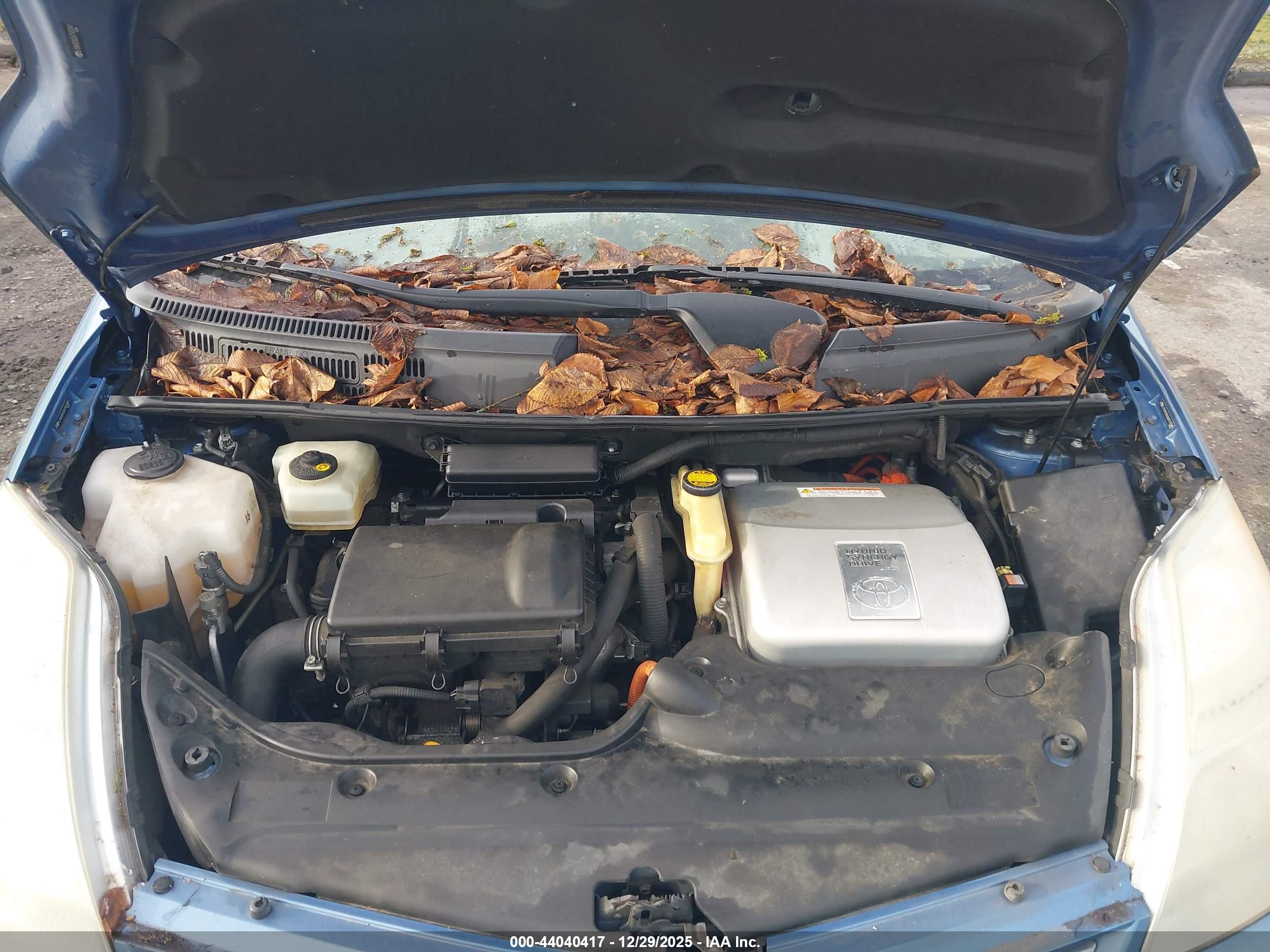 TOYOTA PRIUS image 10