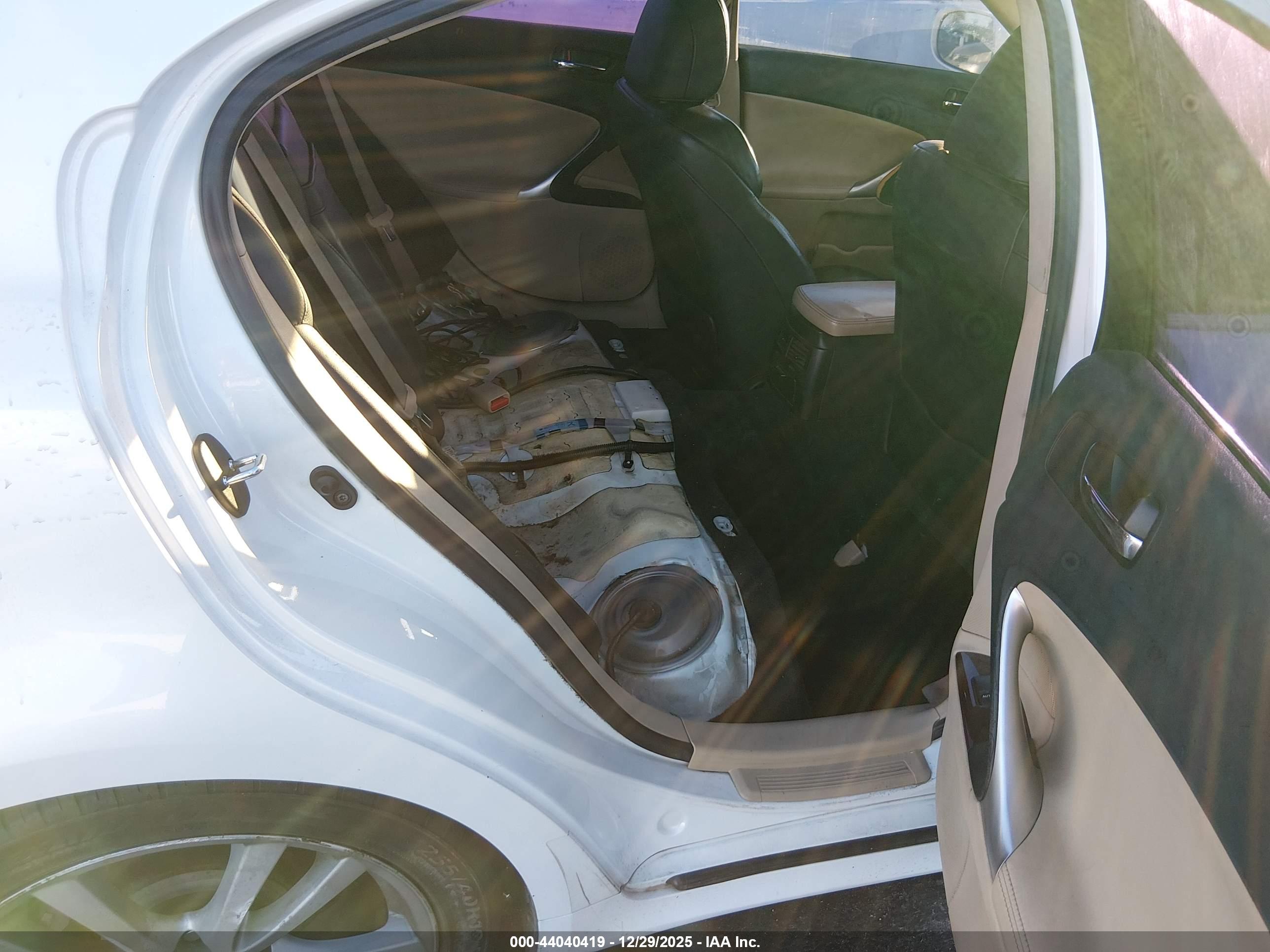 LEXUS IS image 8