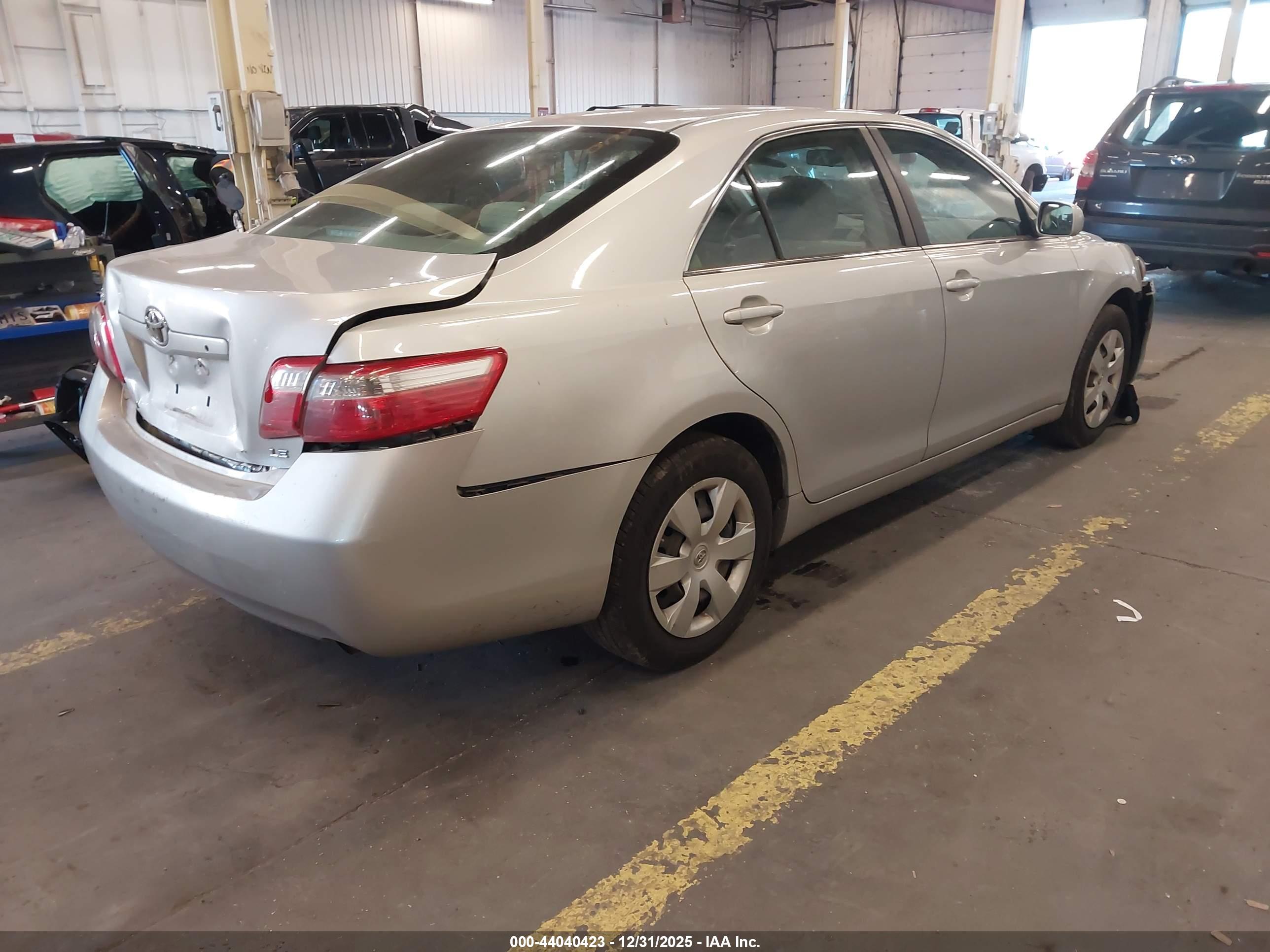 TOYOTA CAMRY image 4