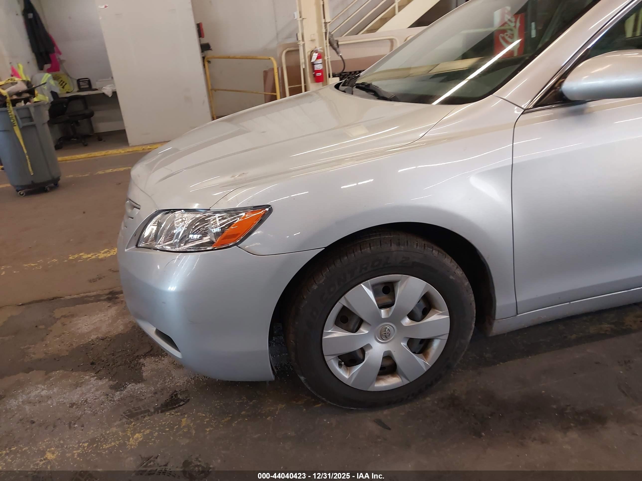 TOYOTA CAMRY image 6