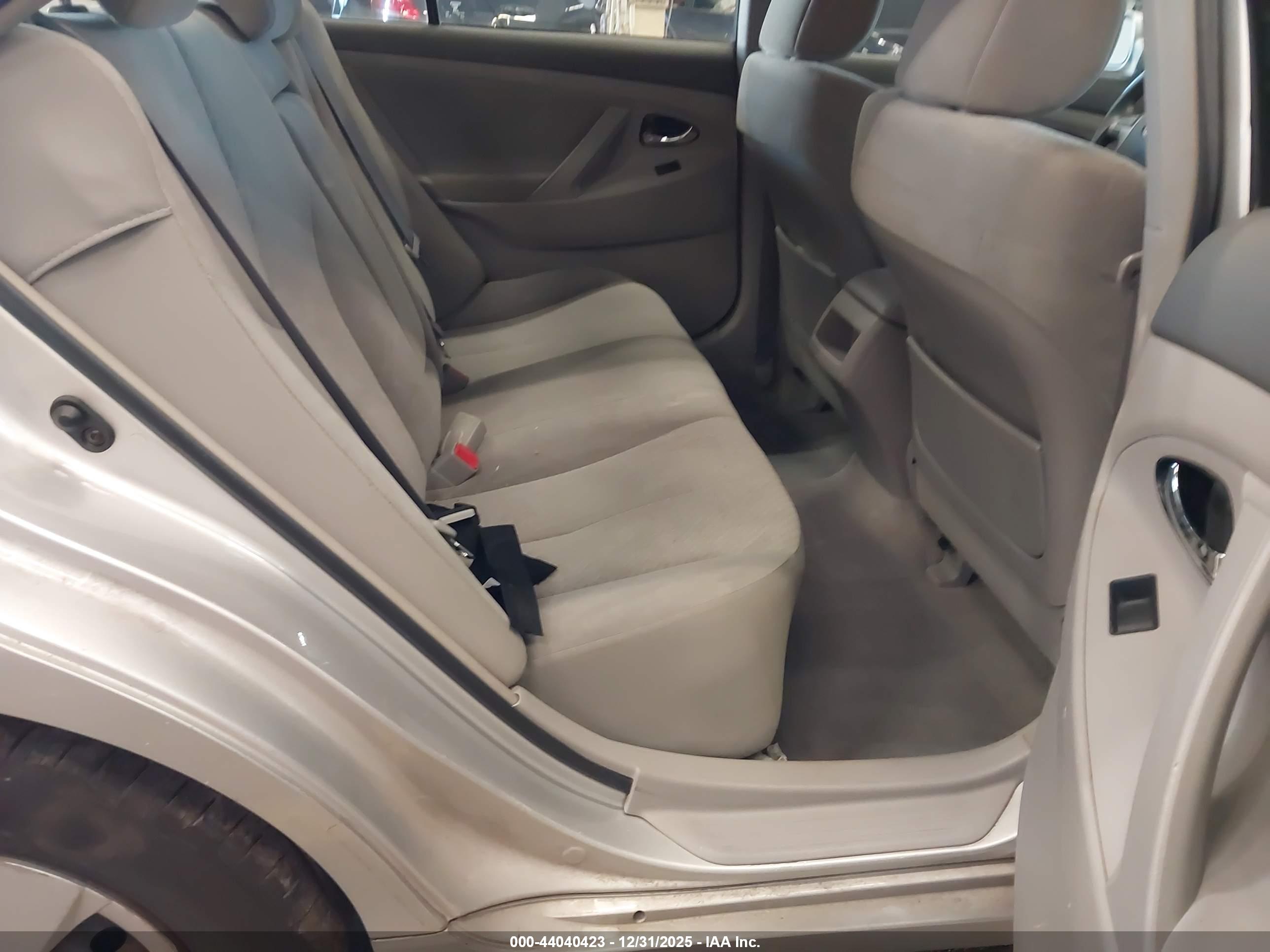 TOYOTA CAMRY image 8