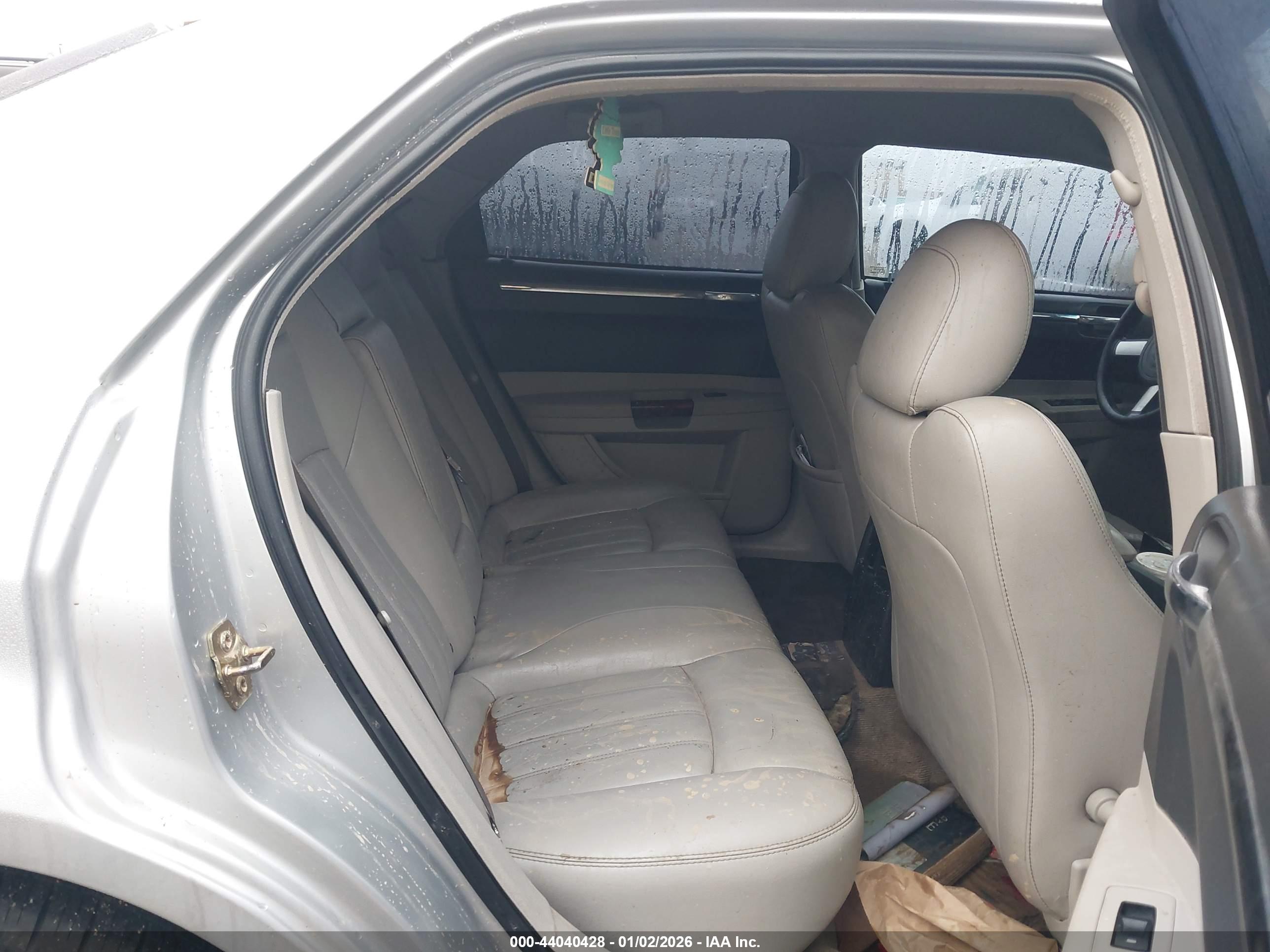 CHRYSLER 300C image 8