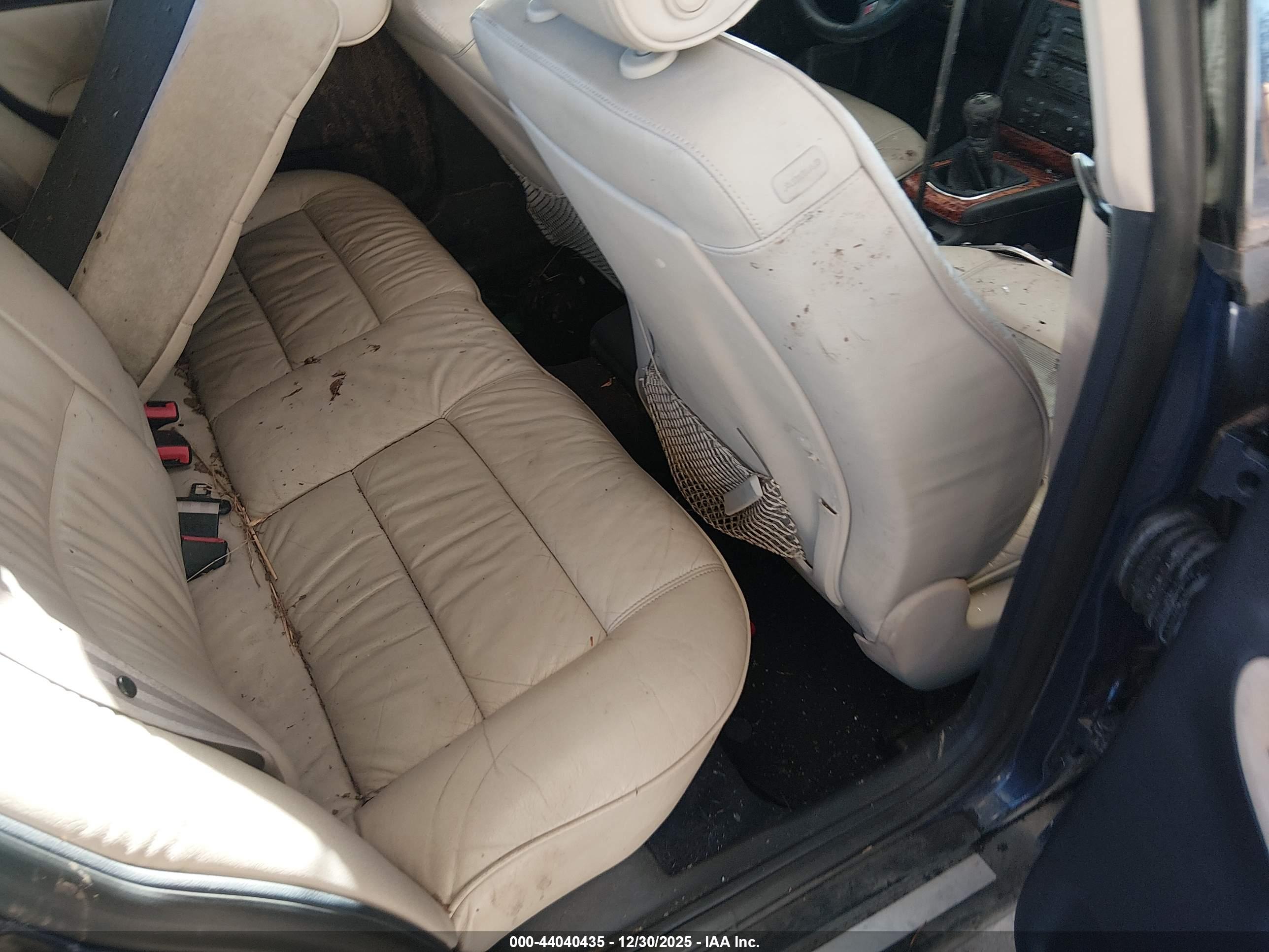 AUDI A4 image 8