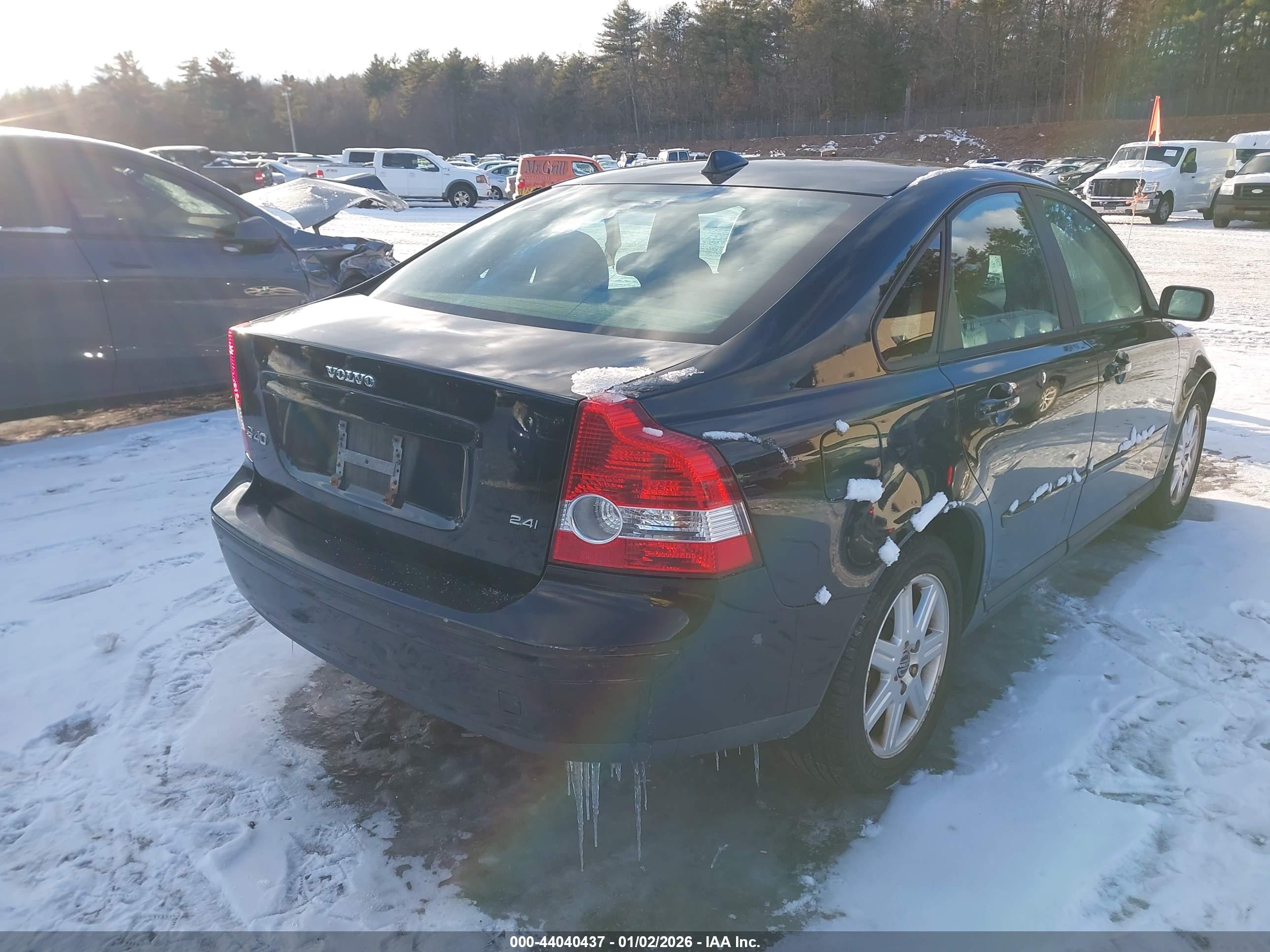 VOLVO S40 image 4