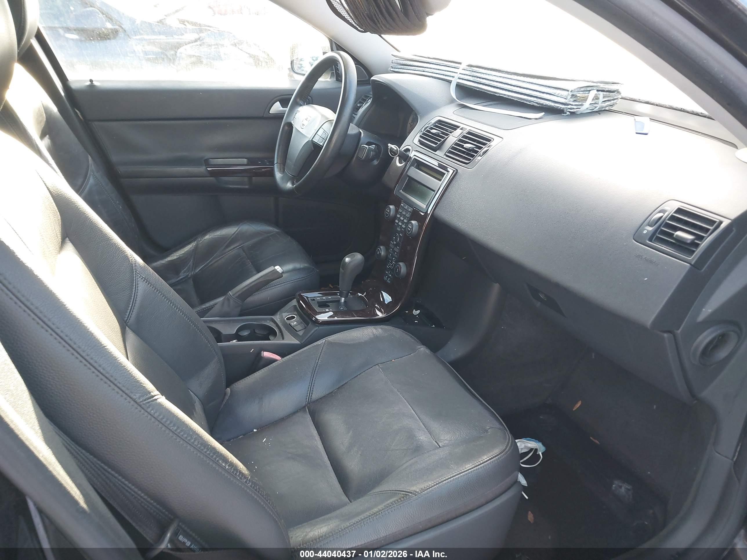 VOLVO S40 image 5
