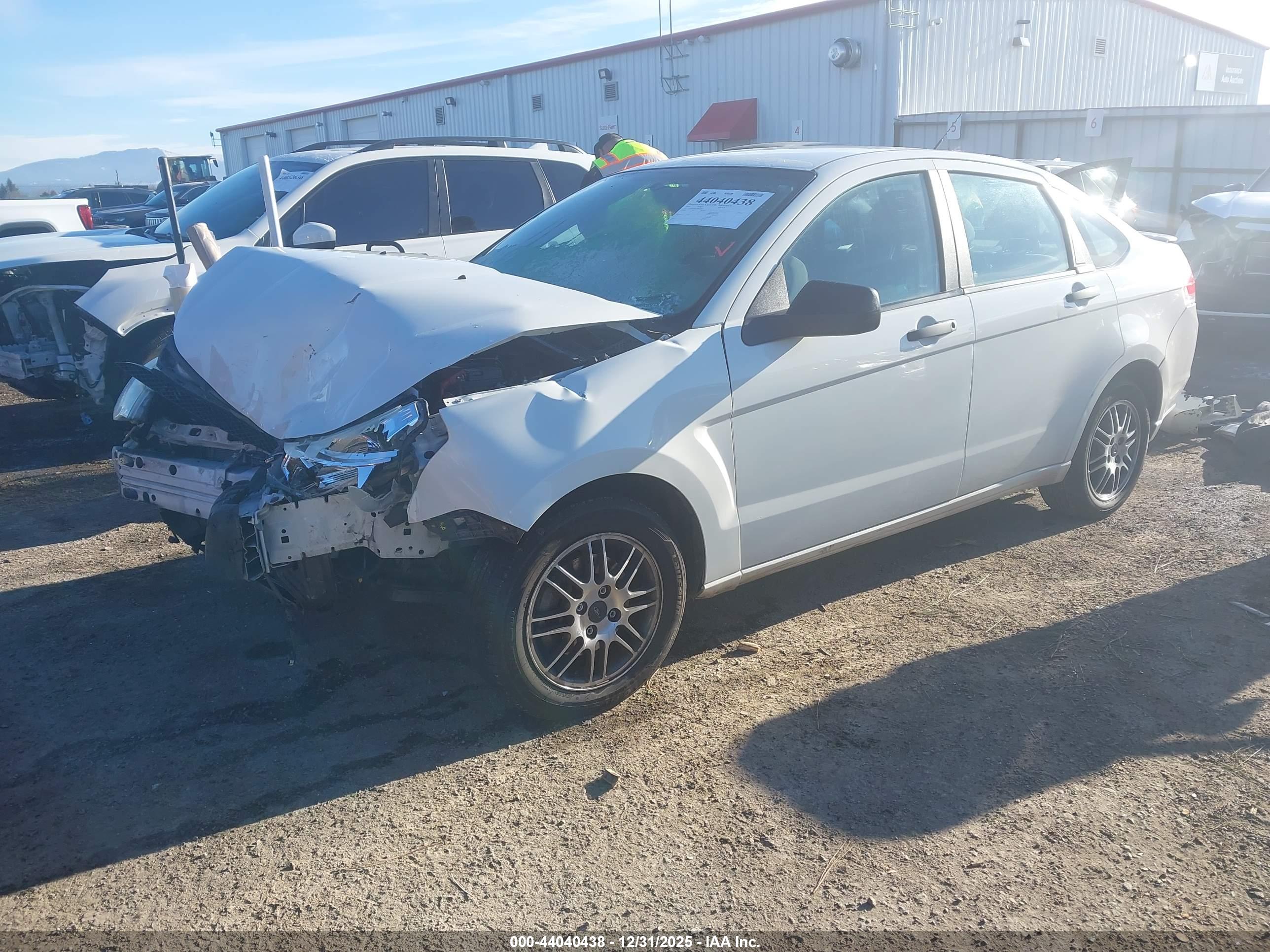 FORD FOCUS image 2