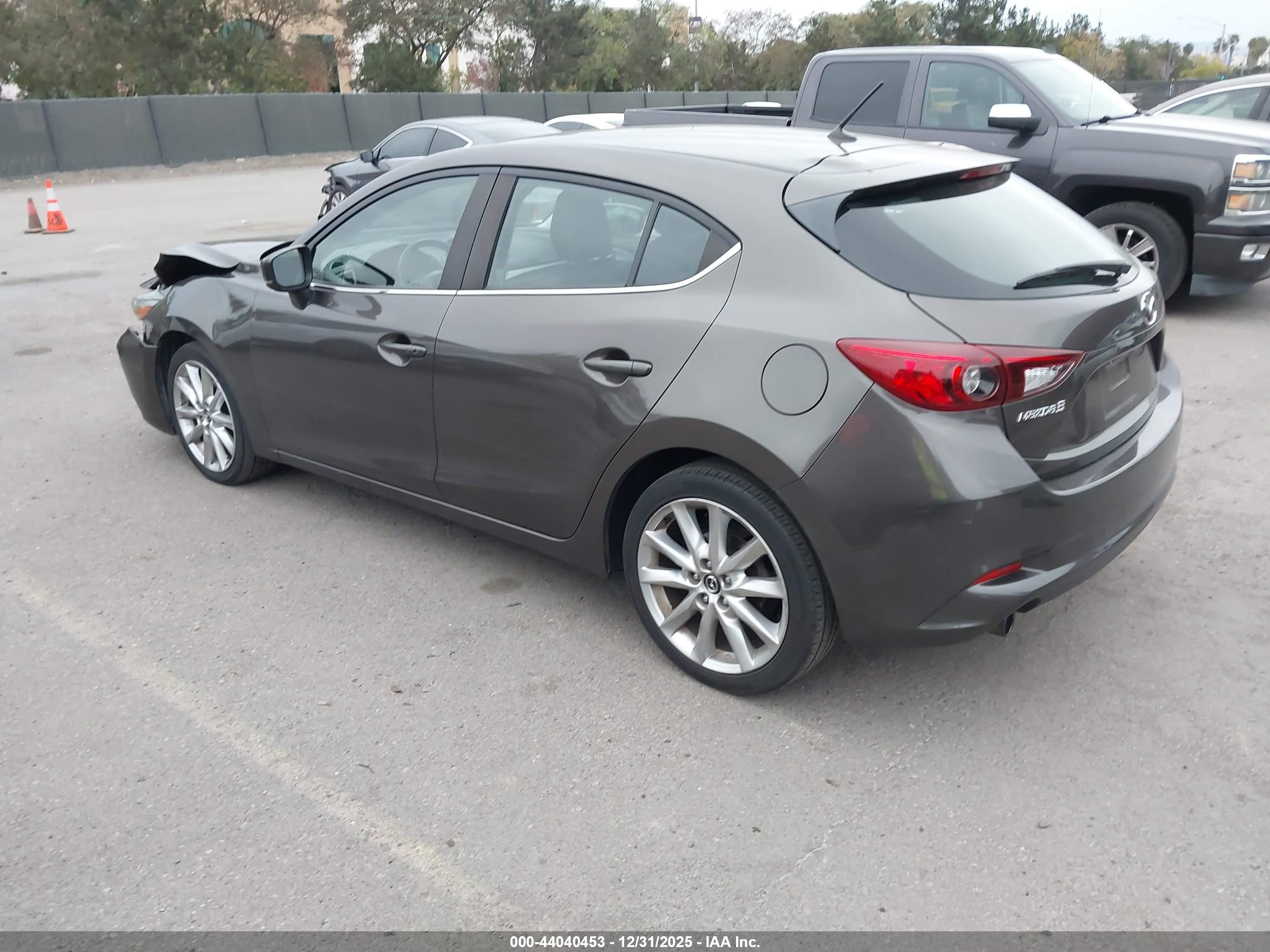 MAZDA MAZDA3 image 3