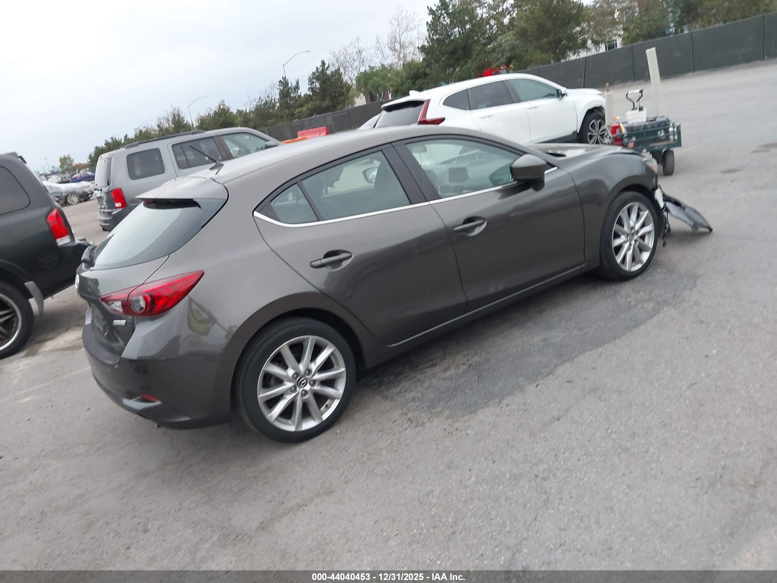 MAZDA MAZDA3 image 4