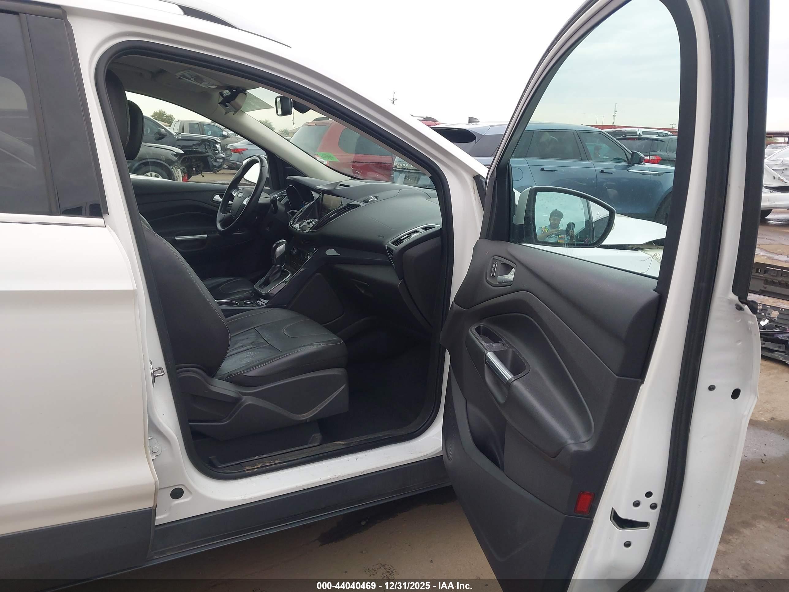 FORD ESCAPE image 5