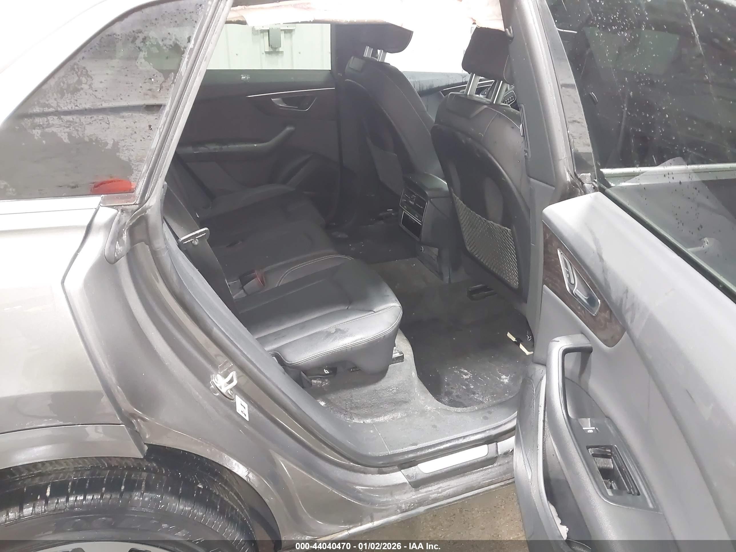 AUDI Q8 image 8