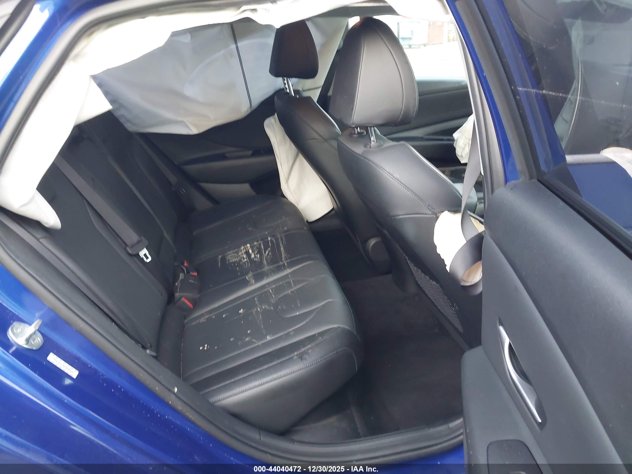 HYUNDAI ELANTRA image 8