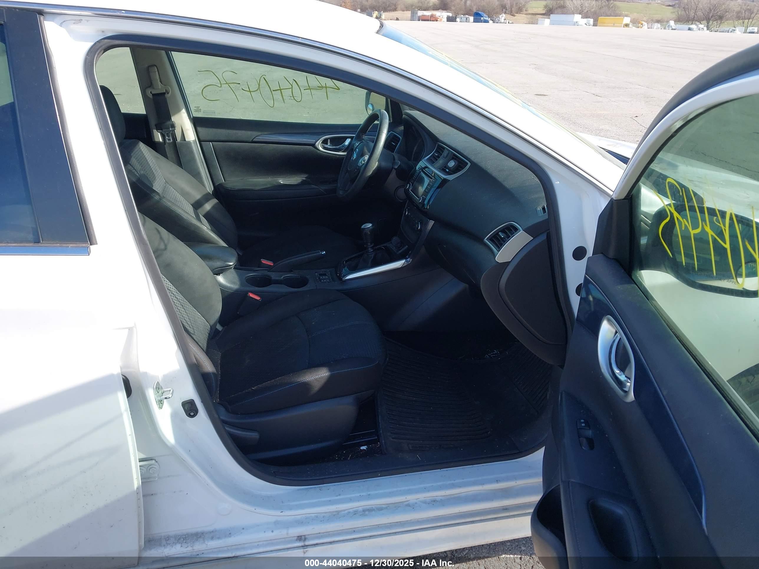 NISSAN SENTRA image 5