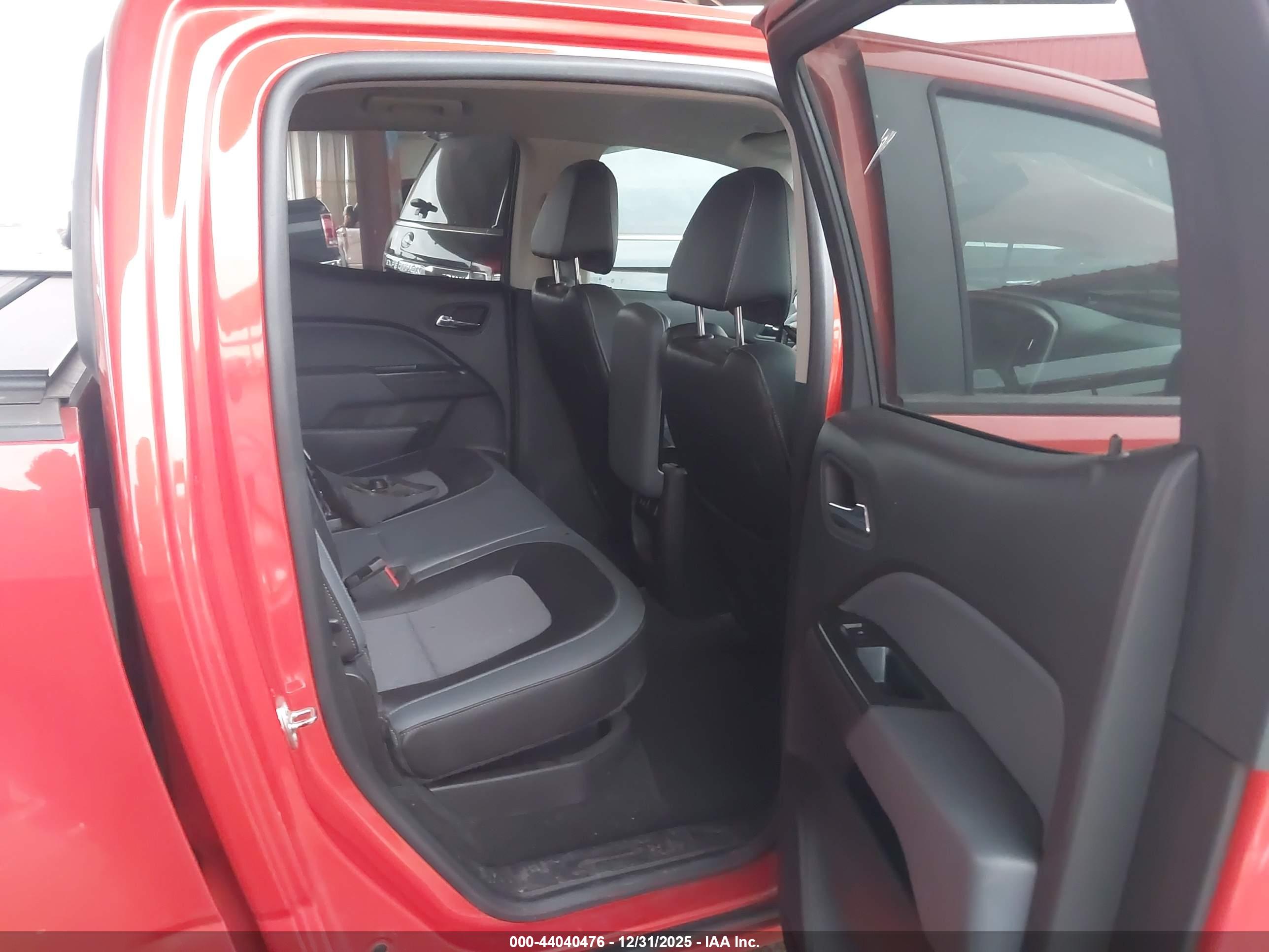 CHEVROLET COLORADO image 8