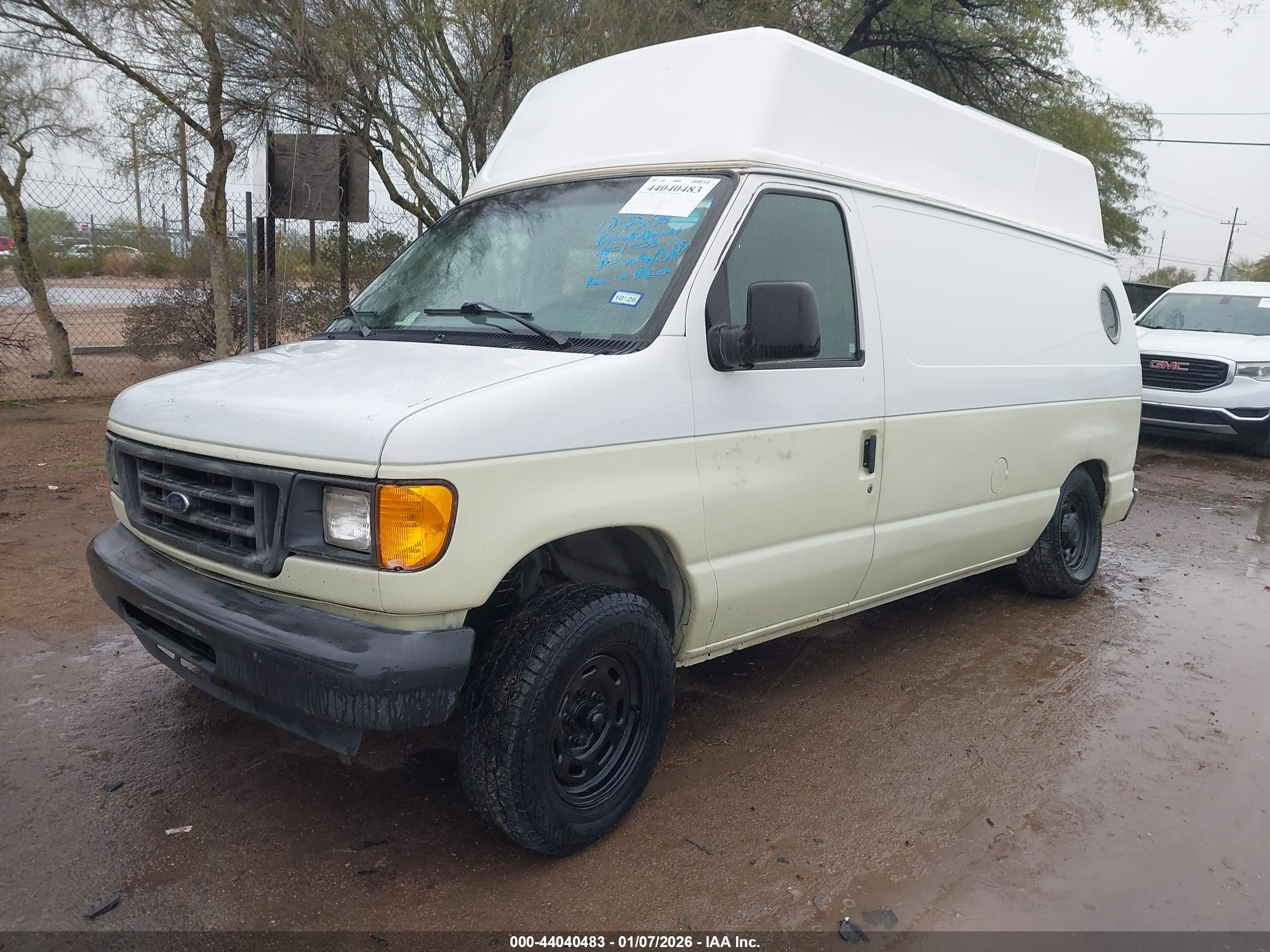 FORD E-150 image 2