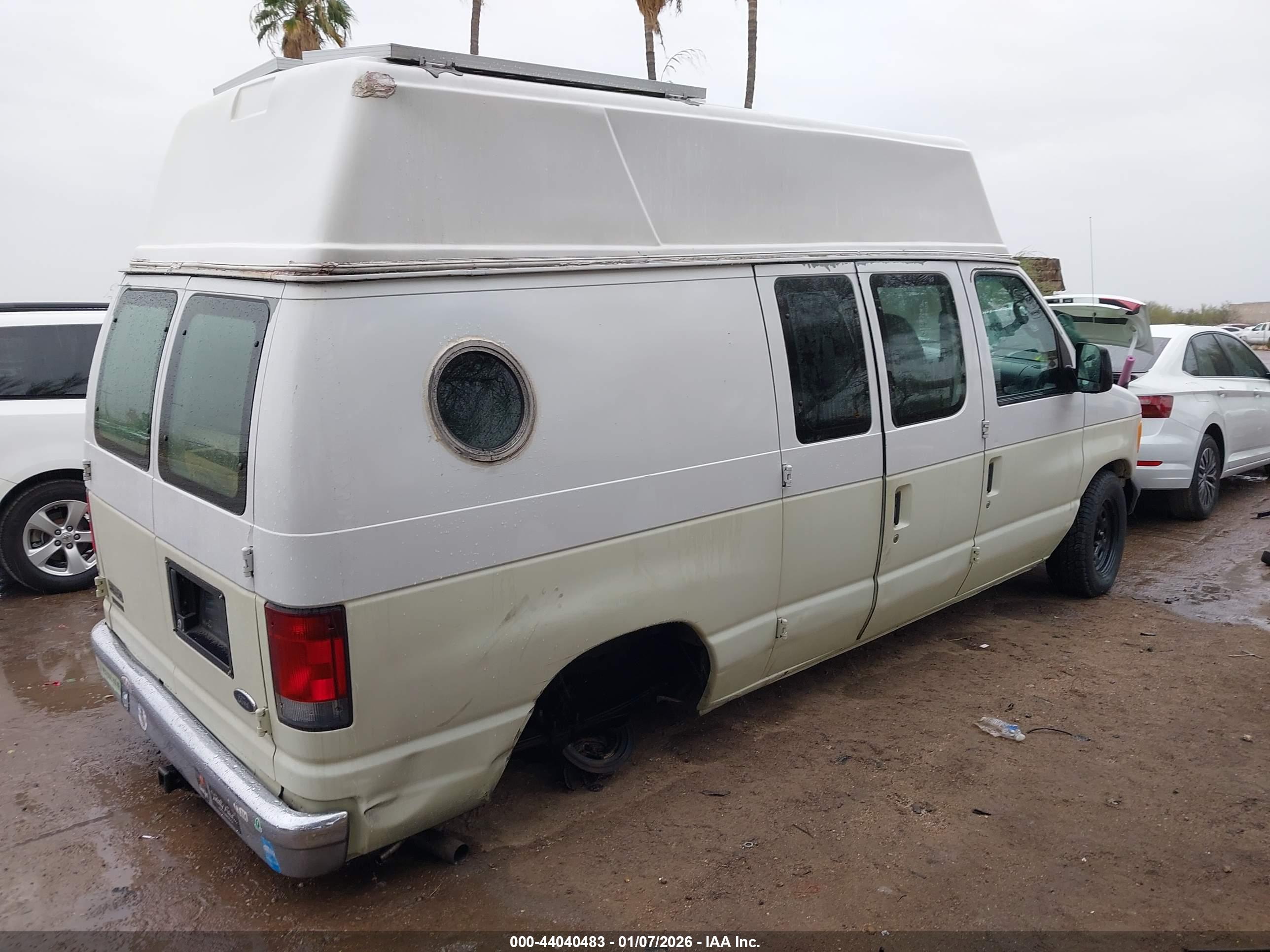 FORD E-150 image 4
