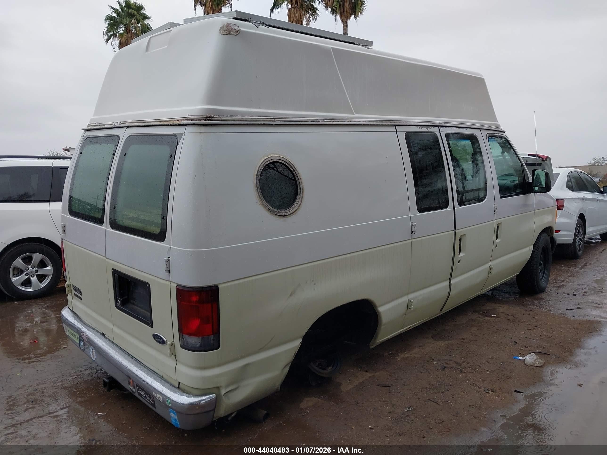 FORD E-150 image 6