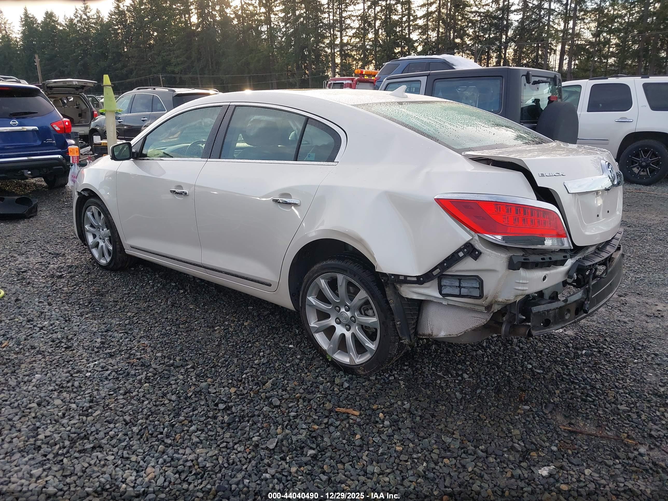 BUICK LACROSSE image 3