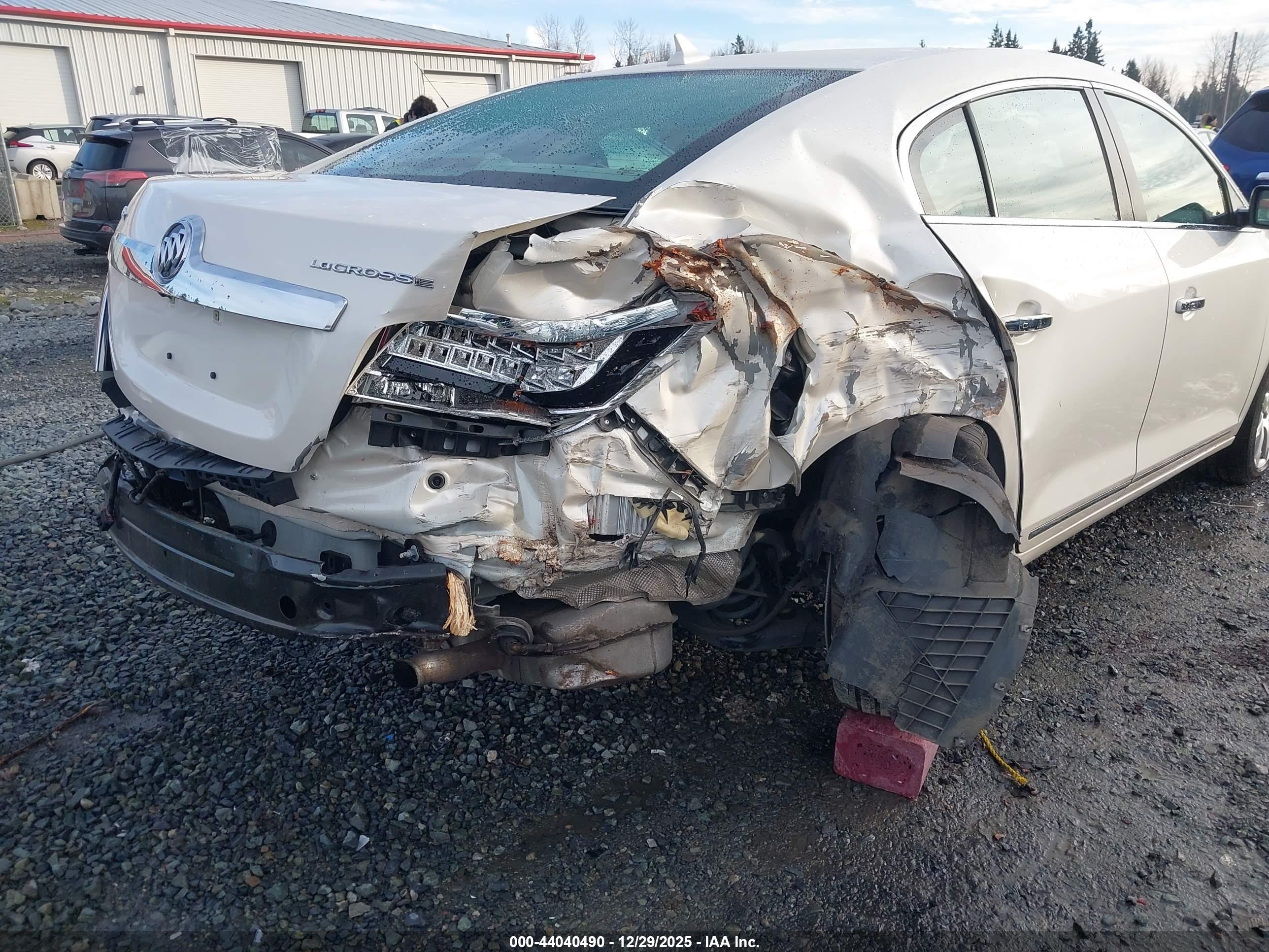 BUICK LACROSSE image 6