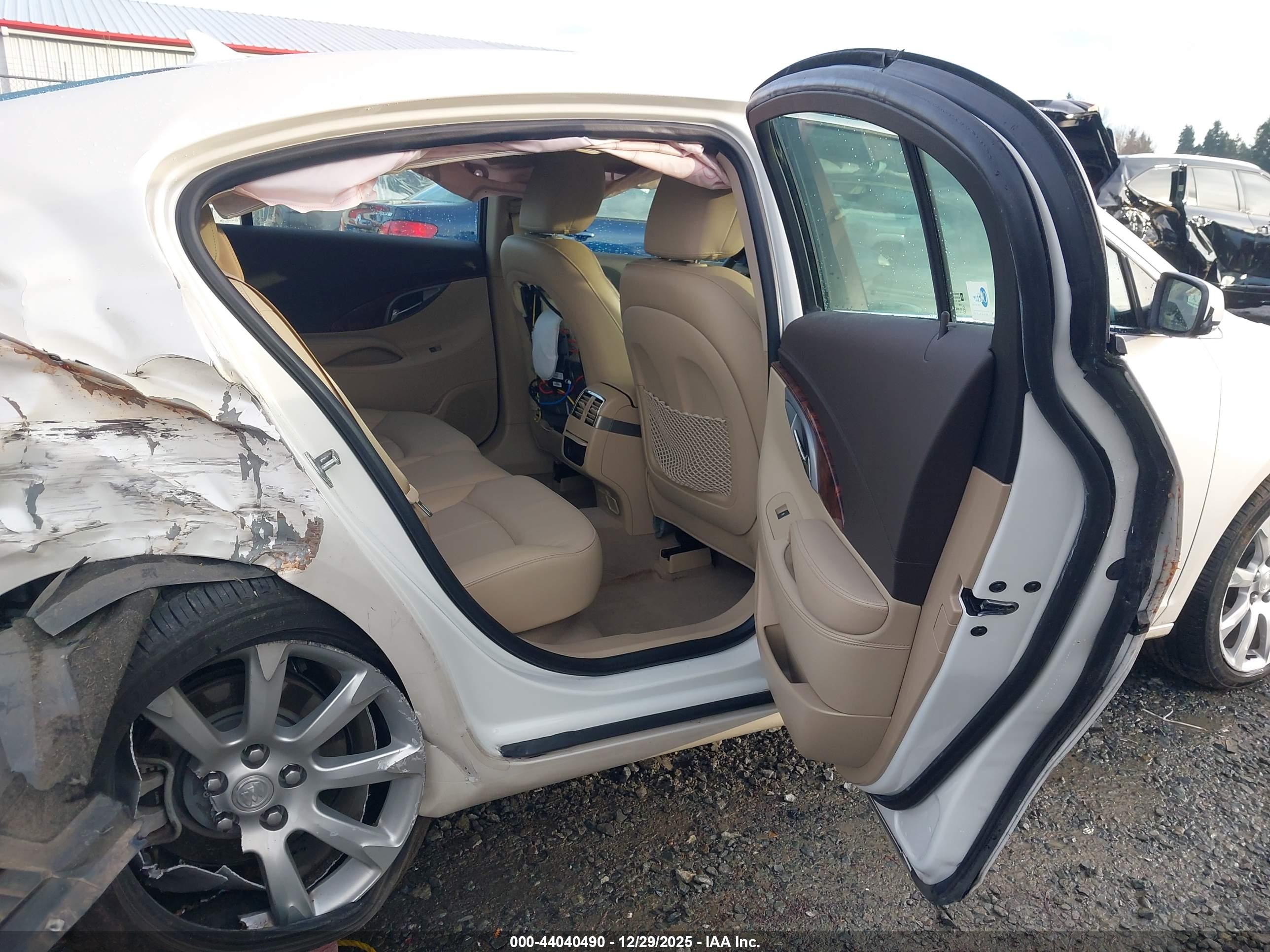 BUICK LACROSSE image 8