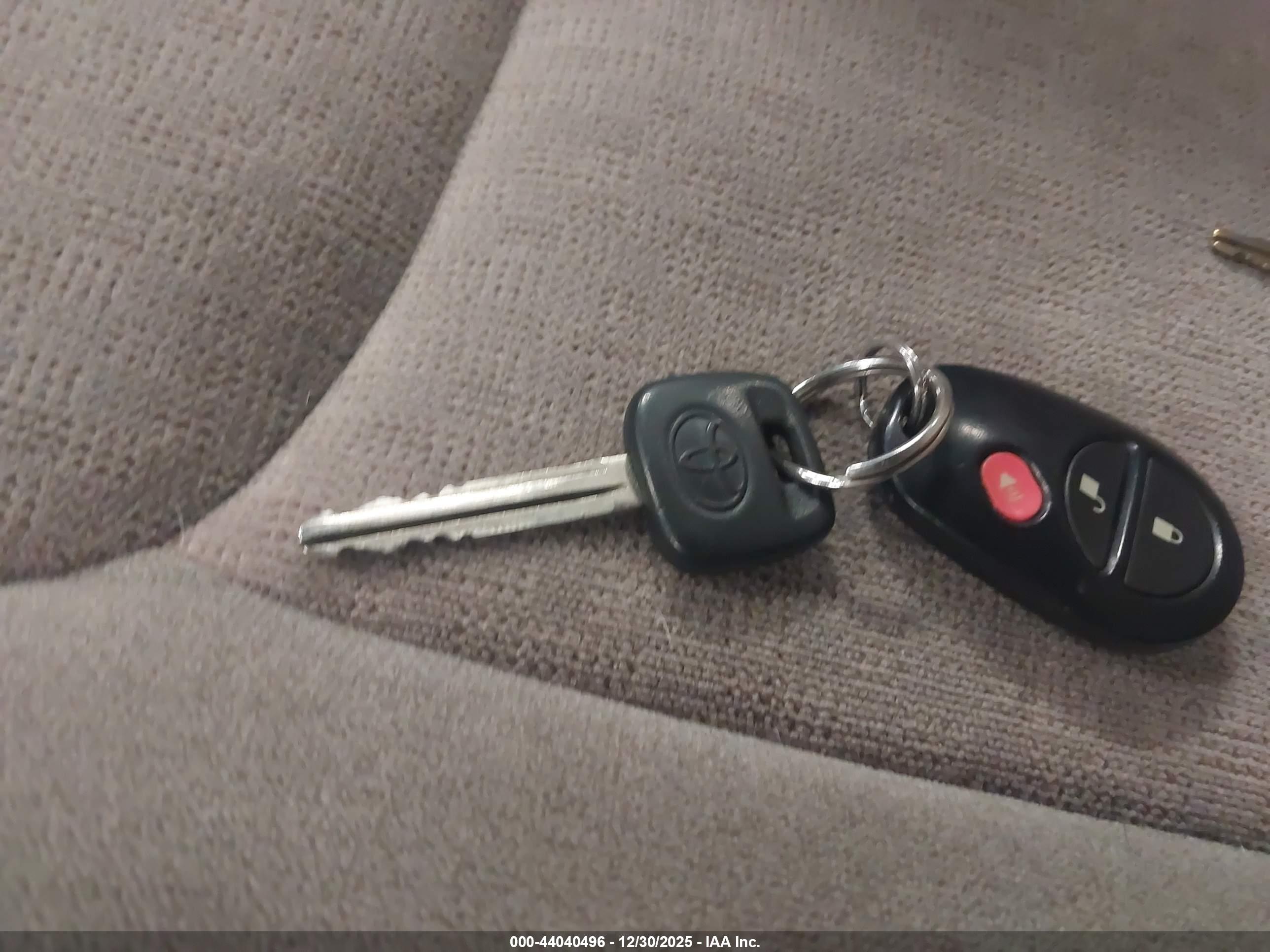 TOYOTA SIENNA image 11